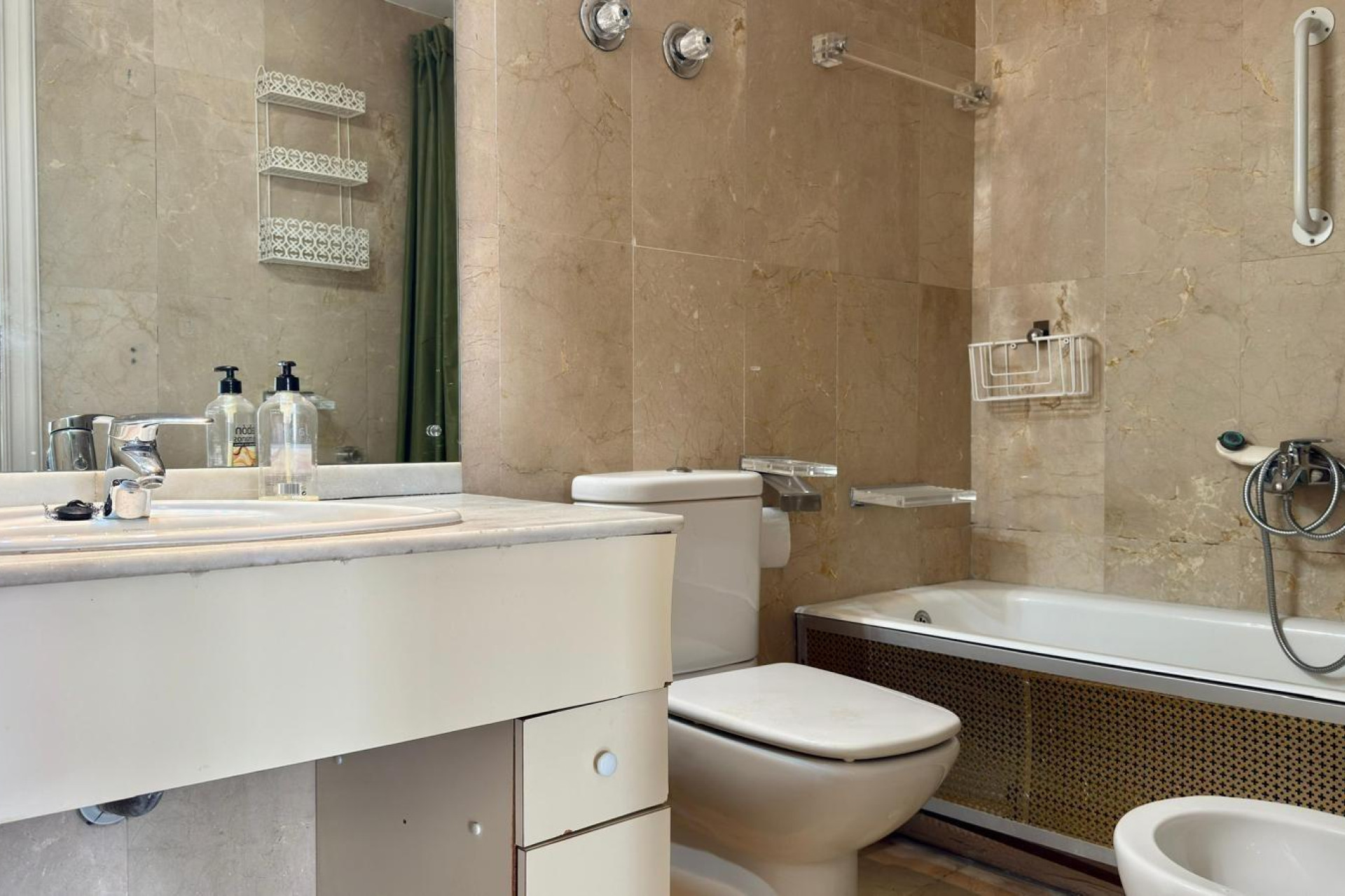 Resale - Apartment  - Alicante - Centro