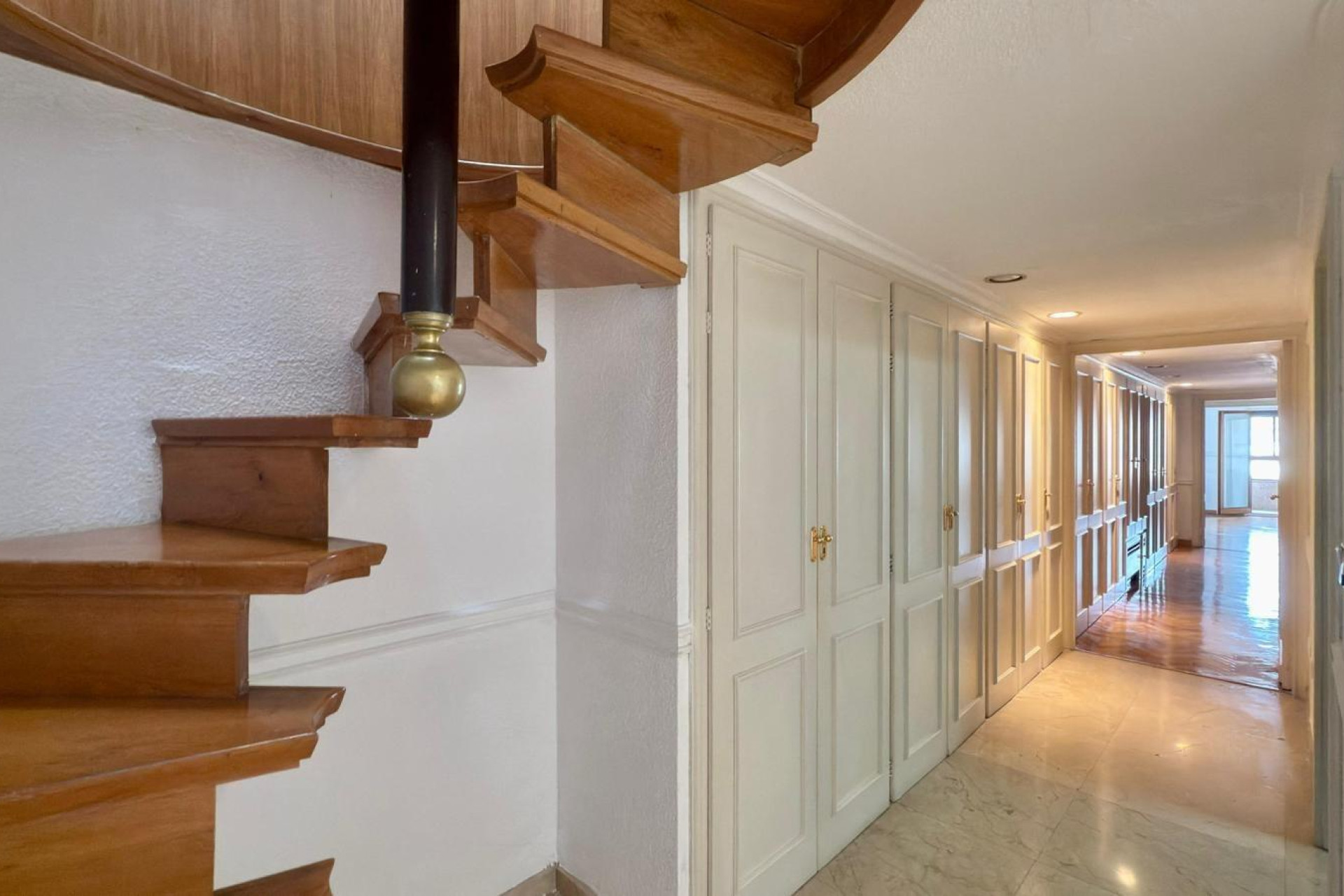 Resale - Apartment  - Alicante - Centro