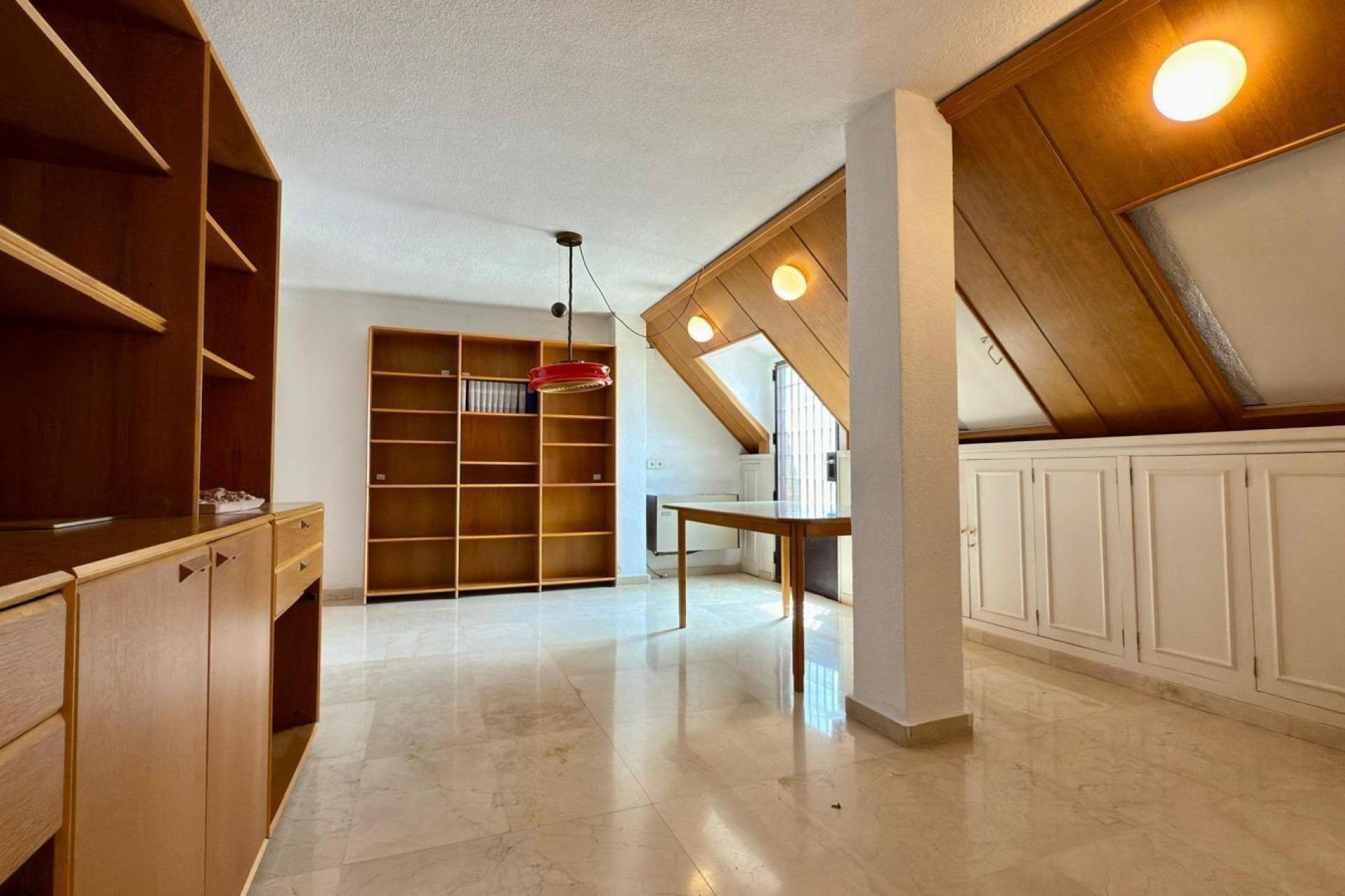 Resale - Apartment  - Alicante - Centro