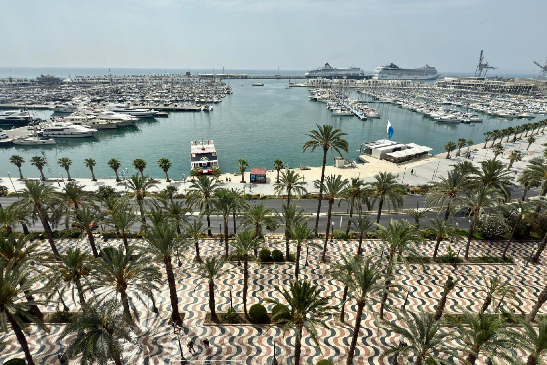 Resale - Apartment  - Alicante - Centro