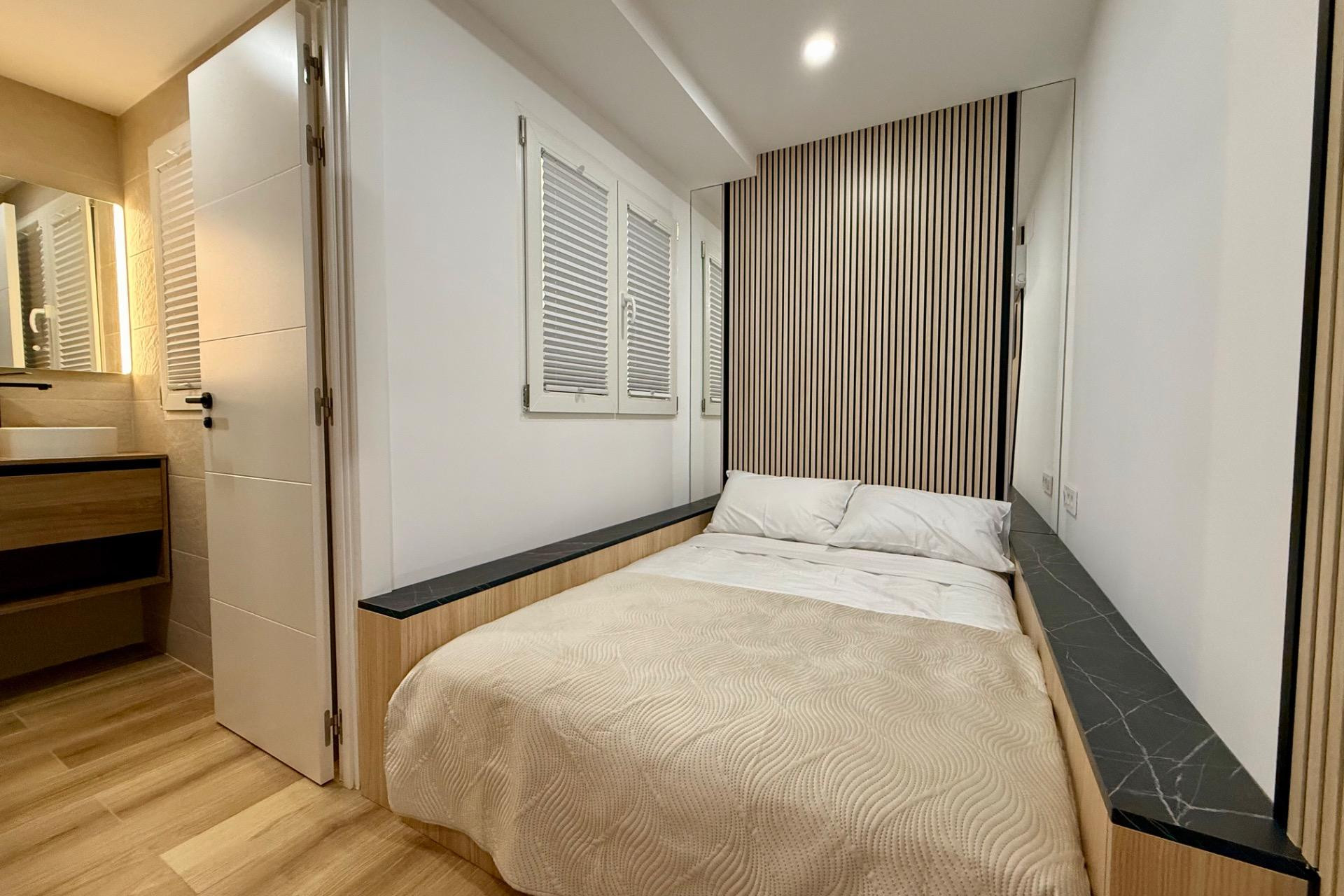 Resale - Apartment  - Alicante - Centro