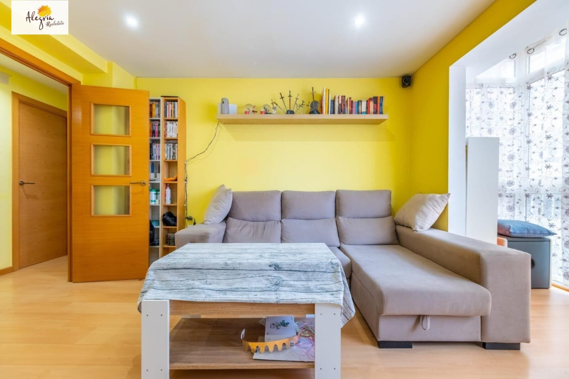 Resale - Apartment  - Alicante - Centro