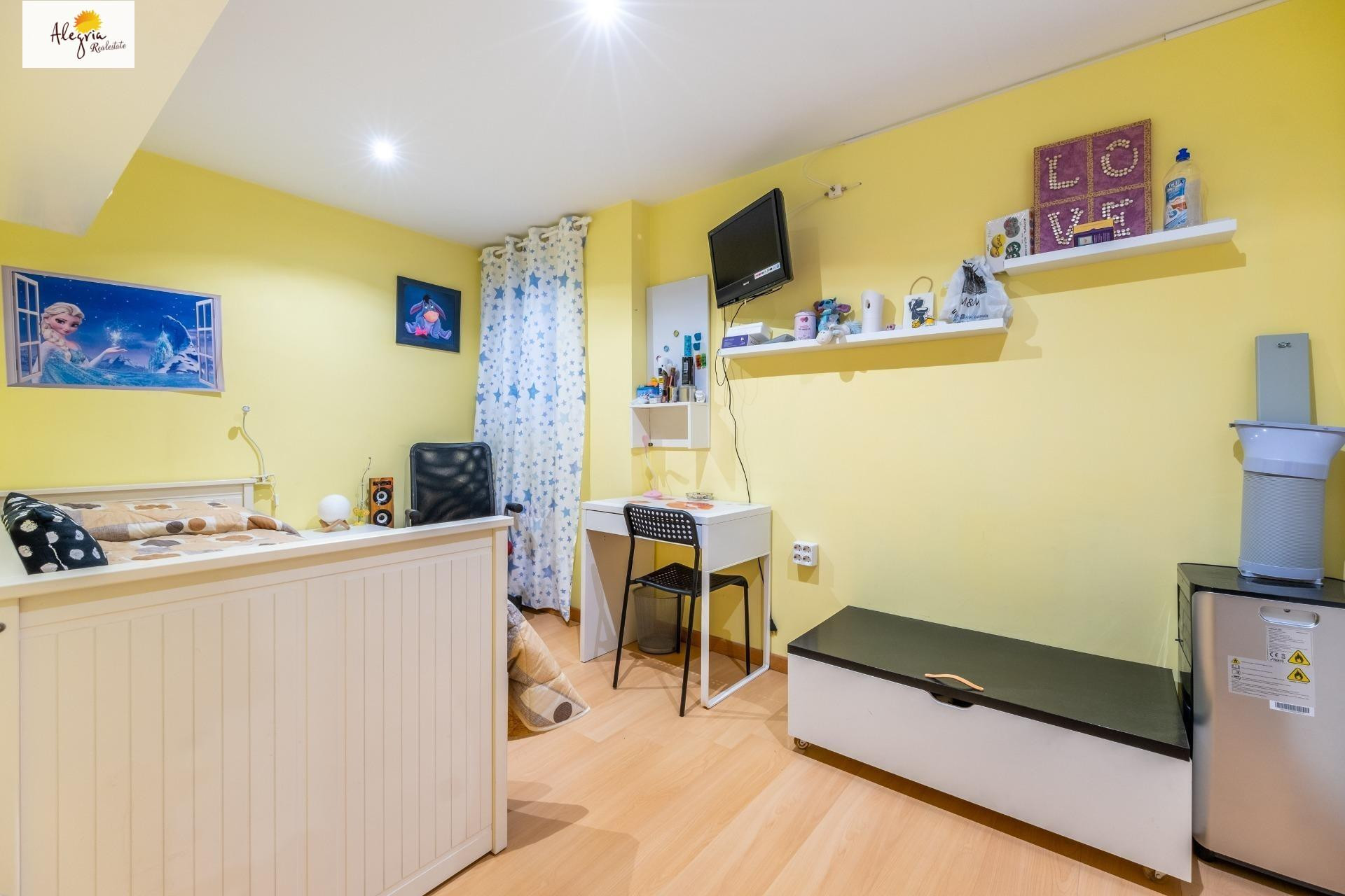 Resale - Apartment  - Alicante - Centro