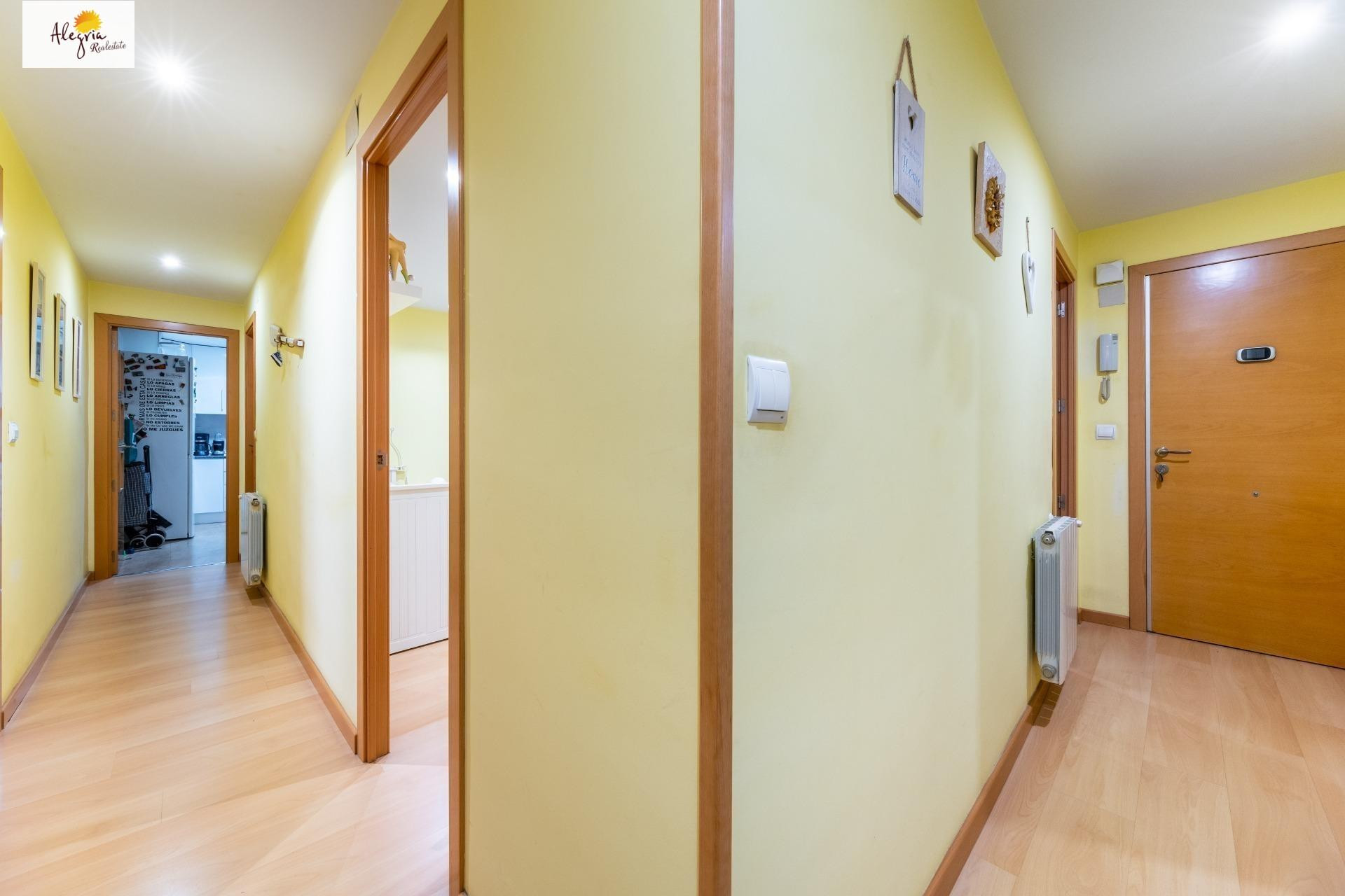 Resale - Apartment  - Alicante - Centro