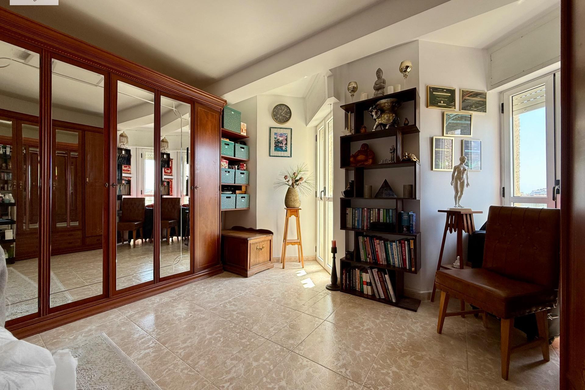 Resale - Apartment  - Alicante - Ciudad Elegida