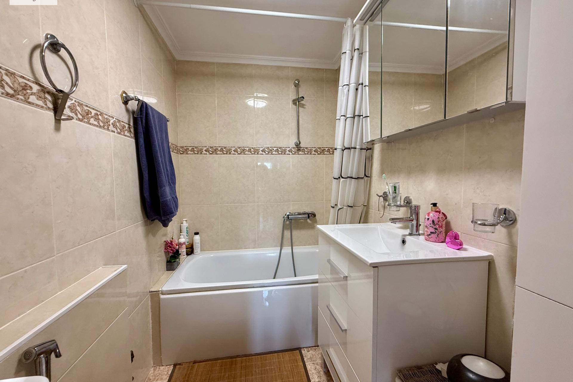 Resale - Apartment  - Alicante - Ciudad Elegida