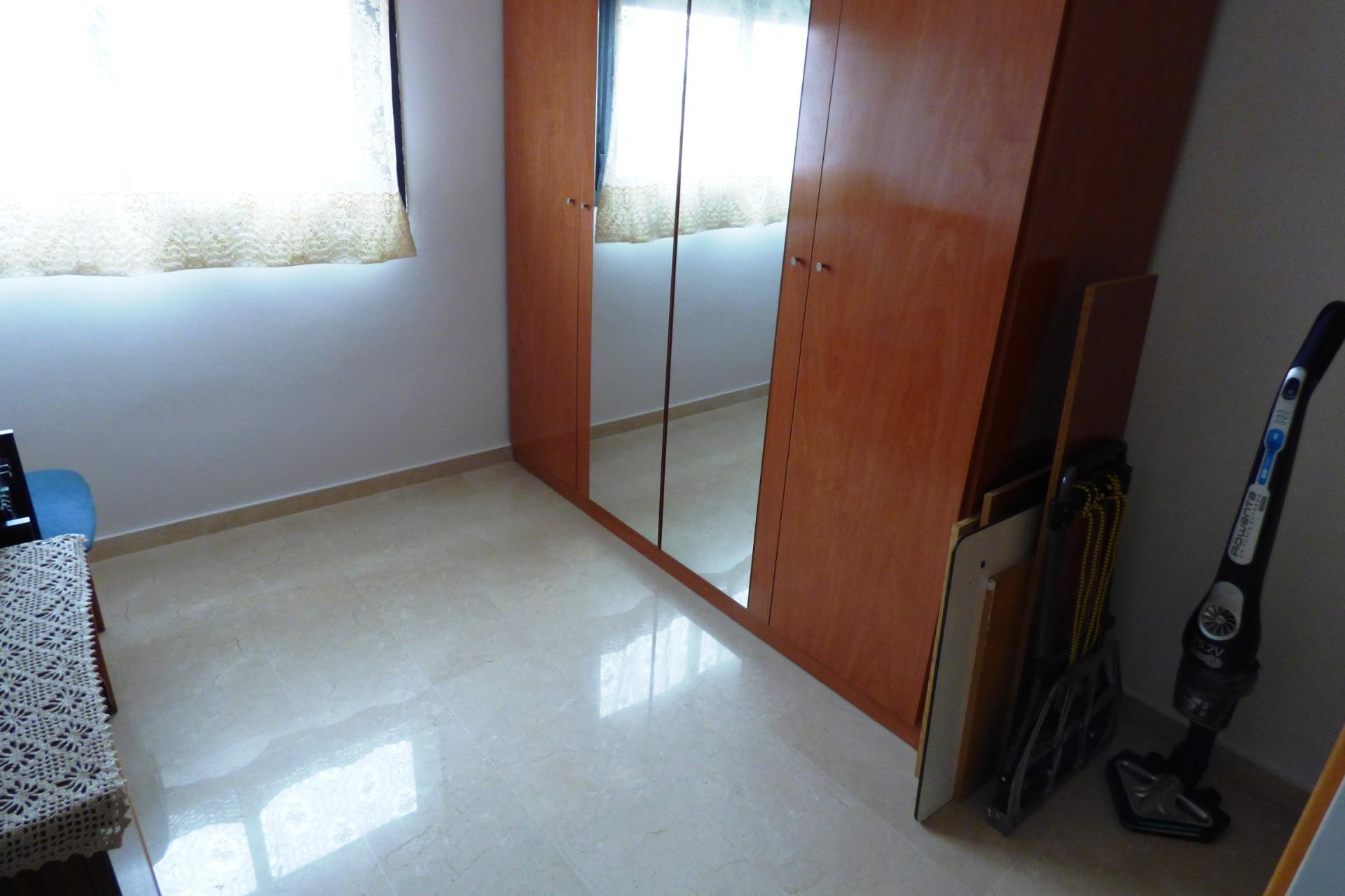 Resale - Apartment  - Alicante - Garbinet-Parque de las Avenidas