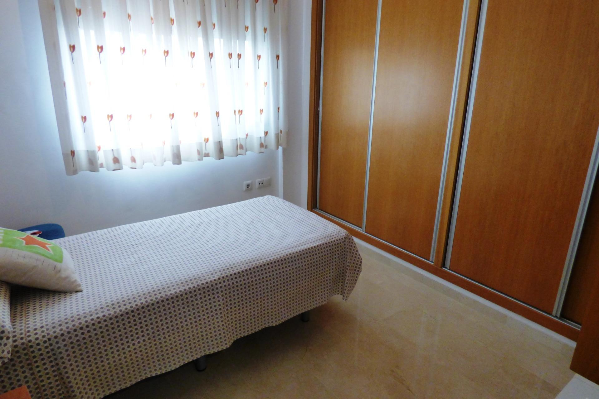 Resale - Apartment  - Alicante - Garbinet-Parque de las Avenidas