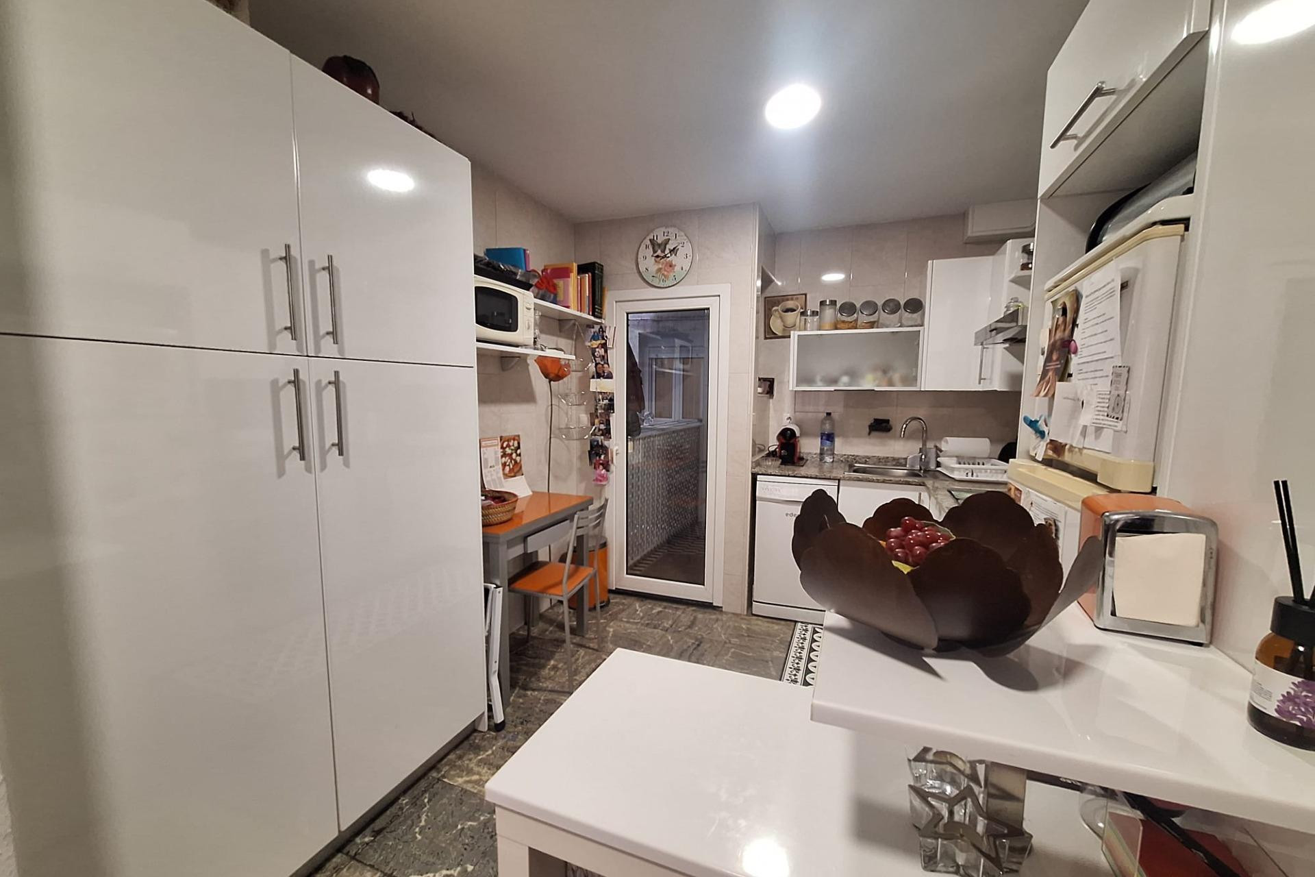 Resale - Apartment  - Alicante - Garbinet-Parque de las Avenidas