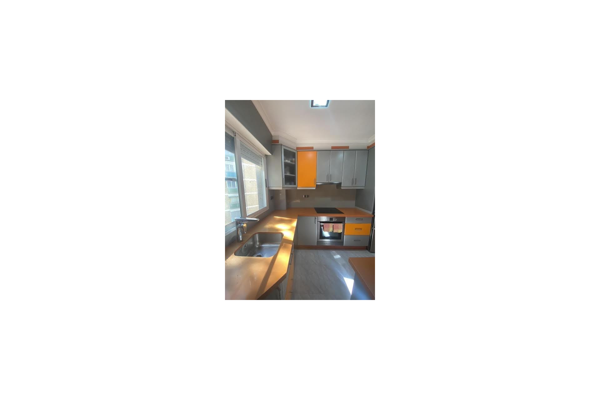 Resale - Apartment  - Alicante - La Albufereta