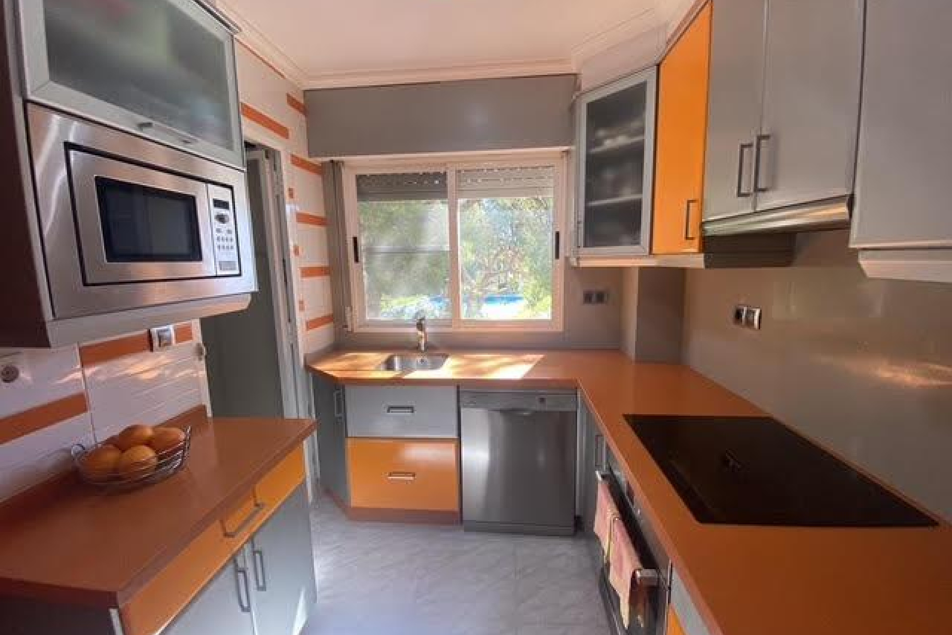 Resale - Apartment  - Alicante - La Albufereta