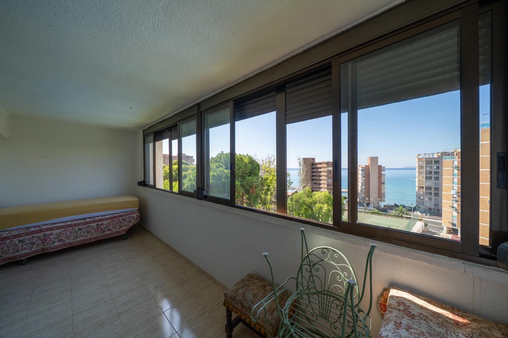 Resale - Apartment  - Alicante - La Albufereta