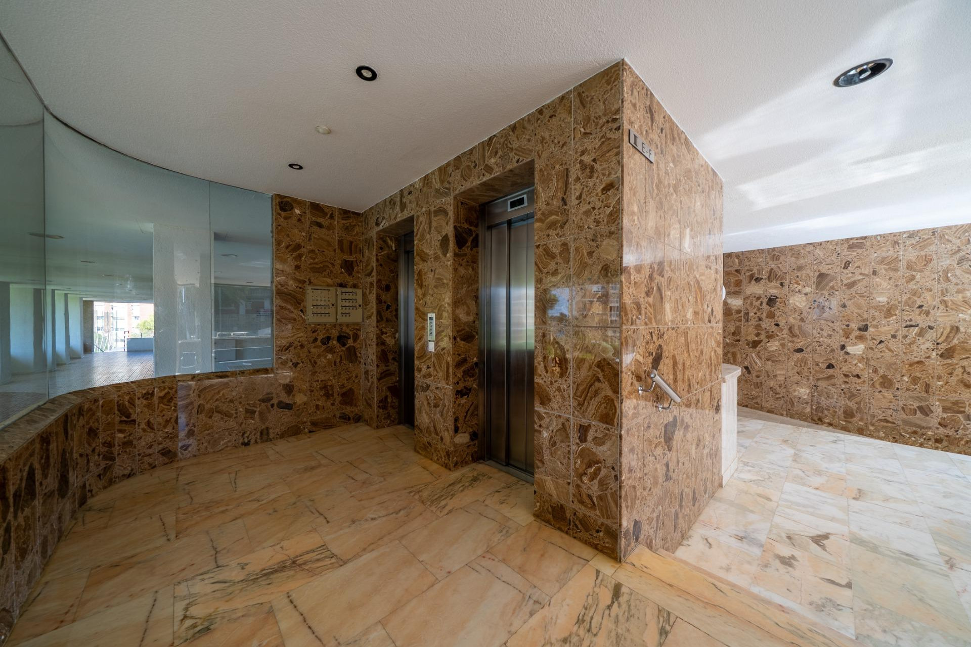 Resale - Apartment  - Alicante - La Albufereta