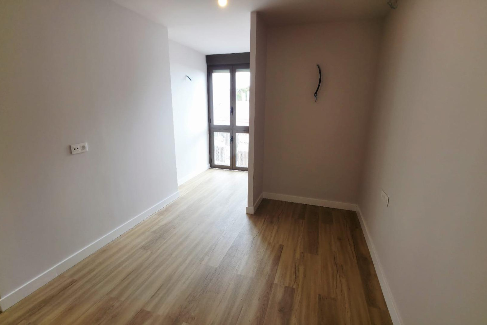 Resale - Apartment  - Alicante - Mercado