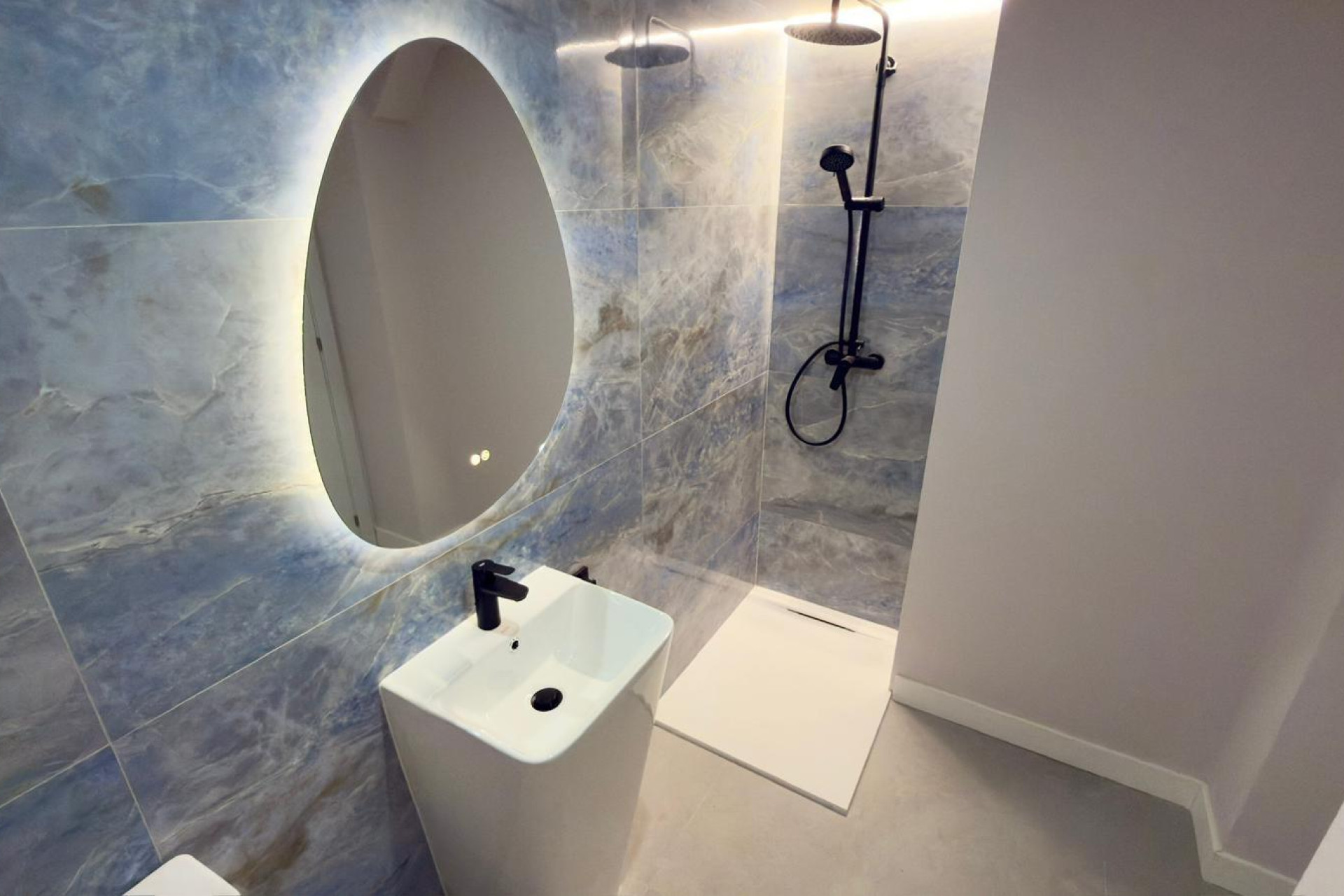 Resale - Apartment  - Alicante - Mercado