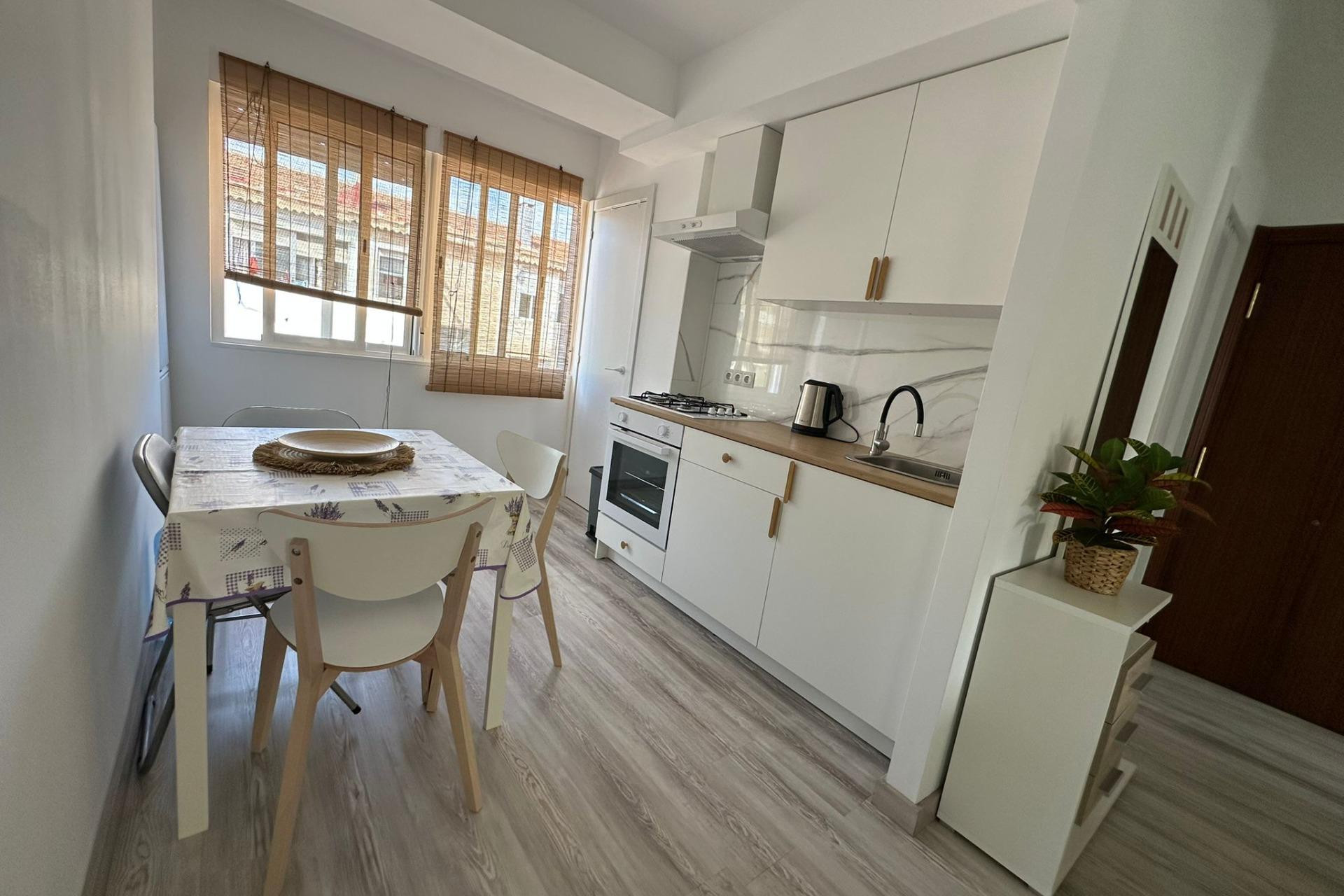 Resale - Apartment  - Alicante - Pau I