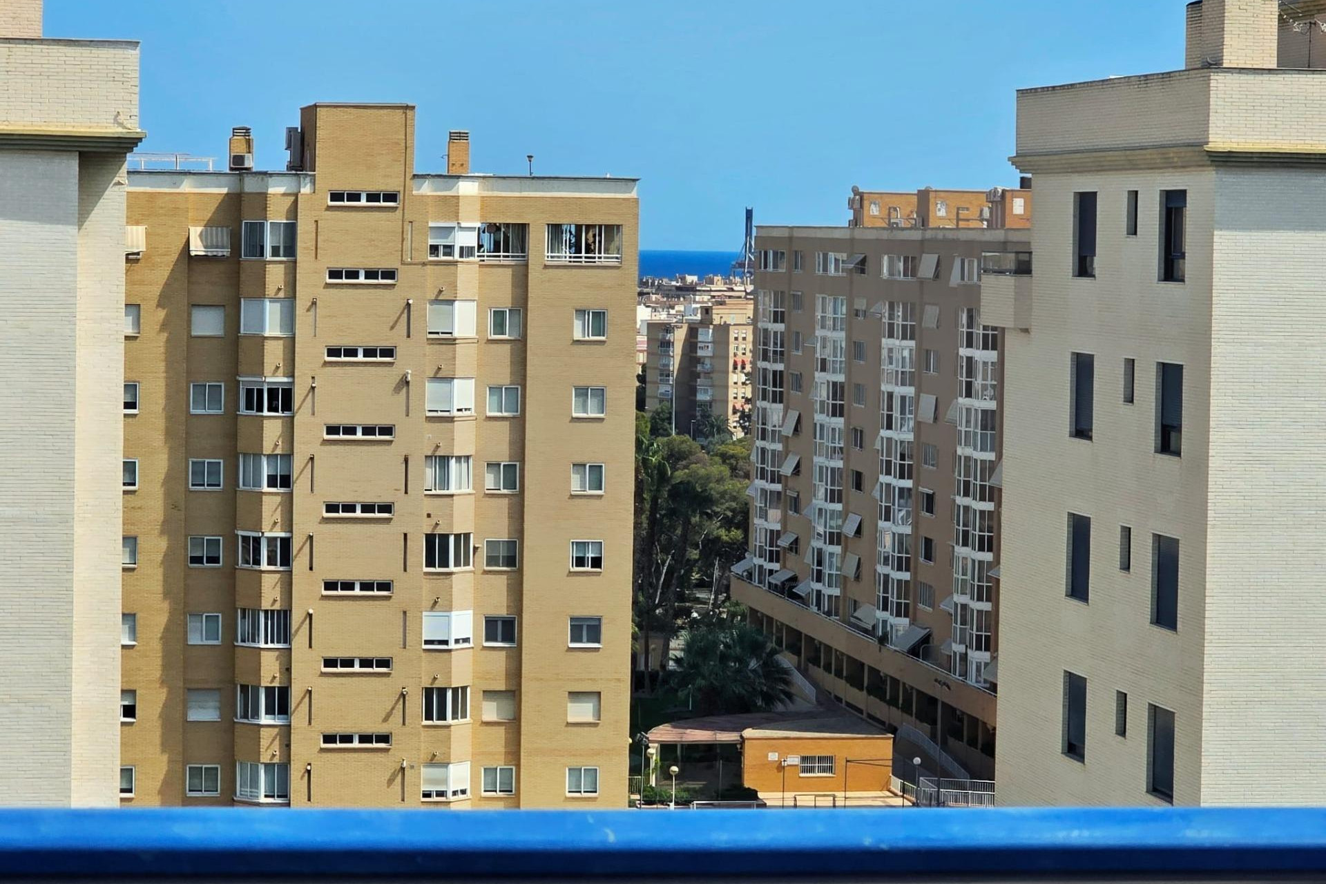 Resale - Apartment  - Alicante - Pau II