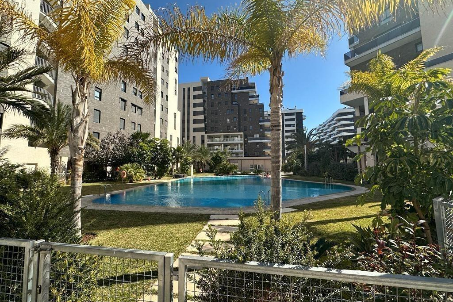 Resale - Apartment  - Alicante - Pau V