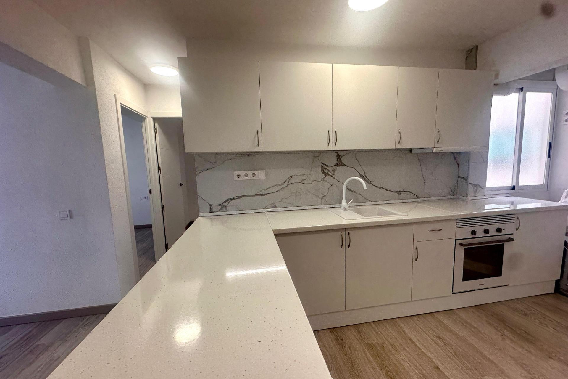 Resale - Apartment  - Alicante - Plà del Bon Repòs-La Goteta