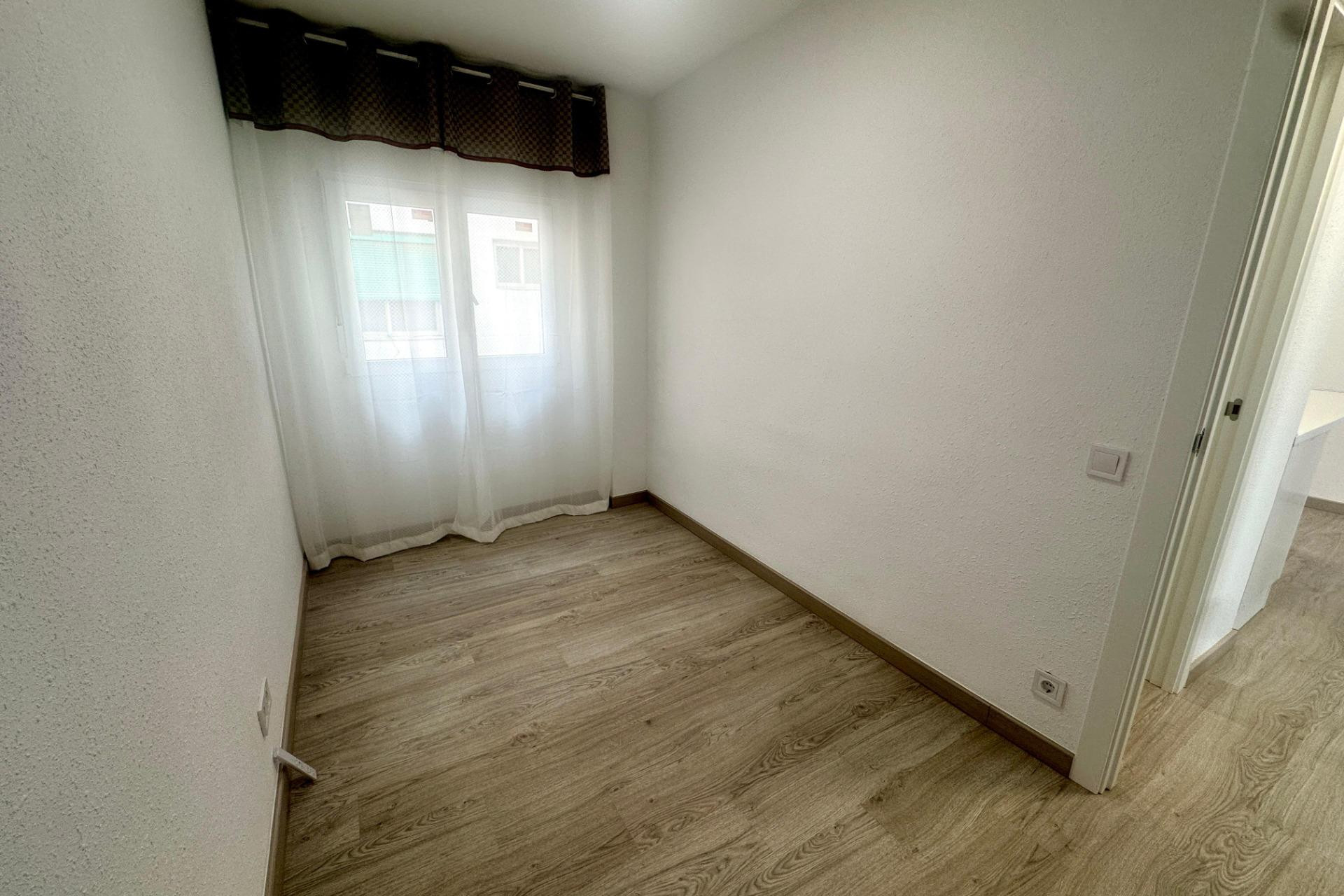 Resale - Apartment  - Alicante - Plà del Bon Repòs-La Goteta