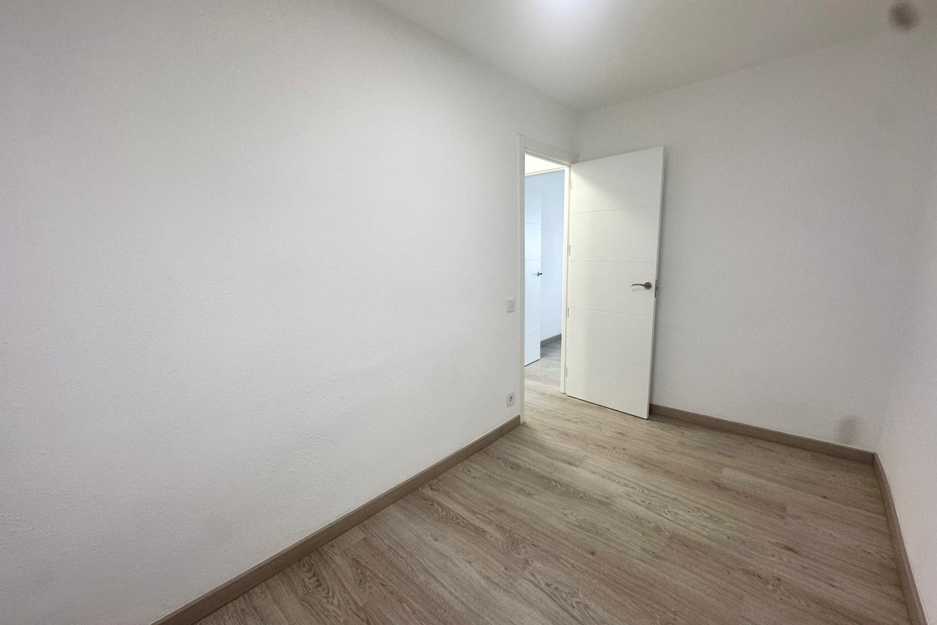 Resale - Apartment  - Alicante - Plà del Bon Repòs-La Goteta
