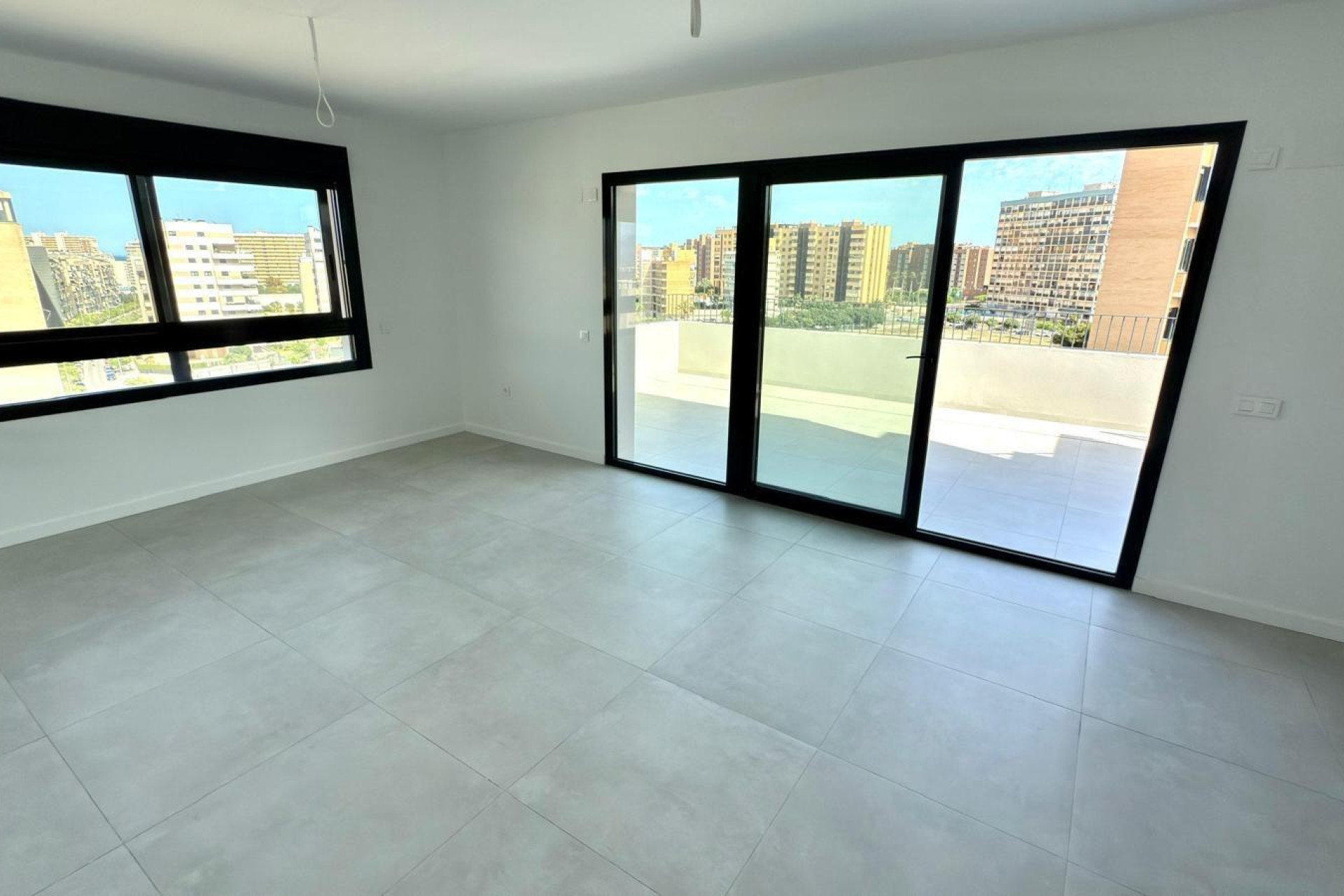 Resale - Apartment  - Alicante - Playa de San Juan