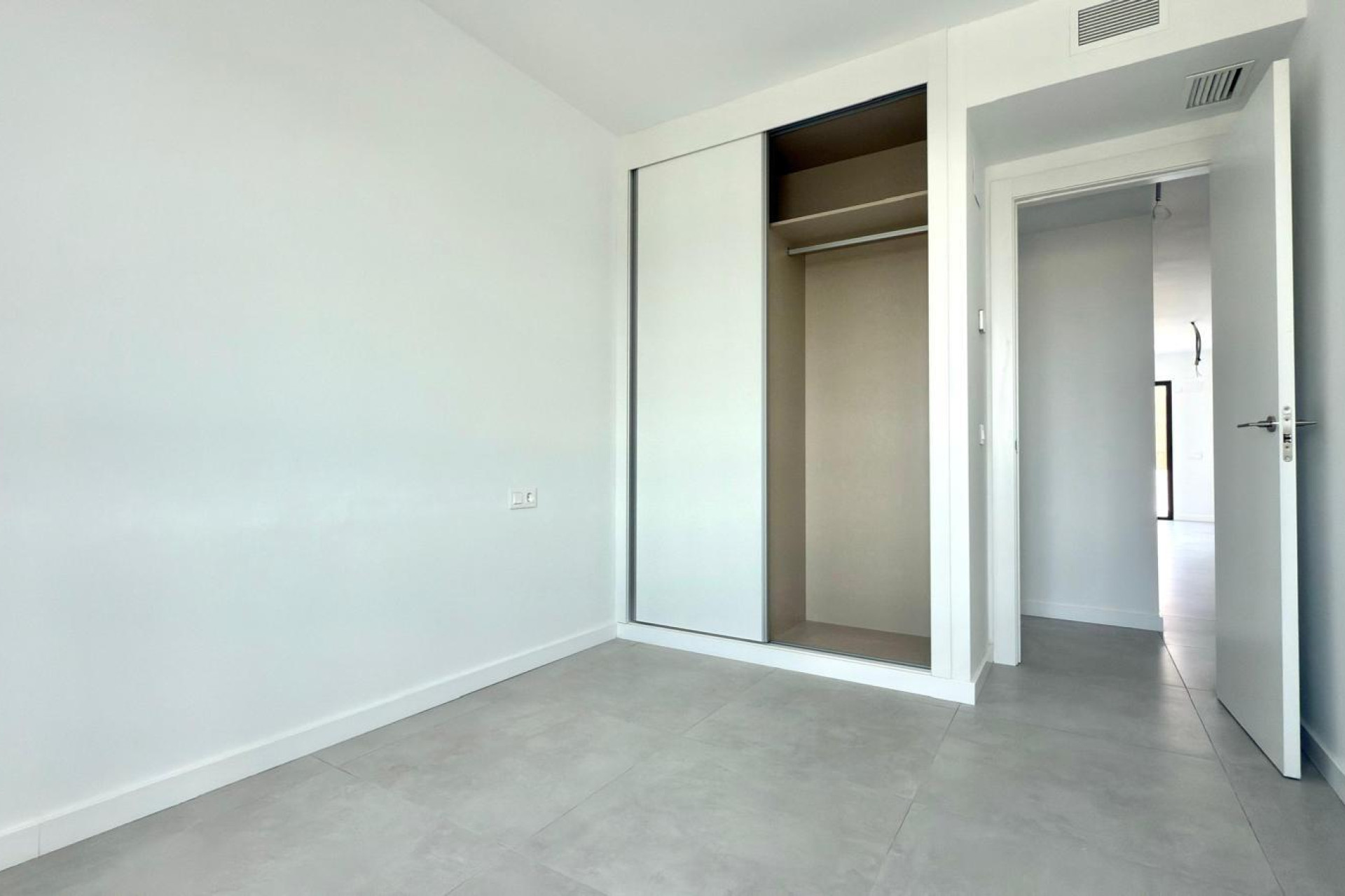 Resale - Apartment  - Alicante - Playa de San Juan