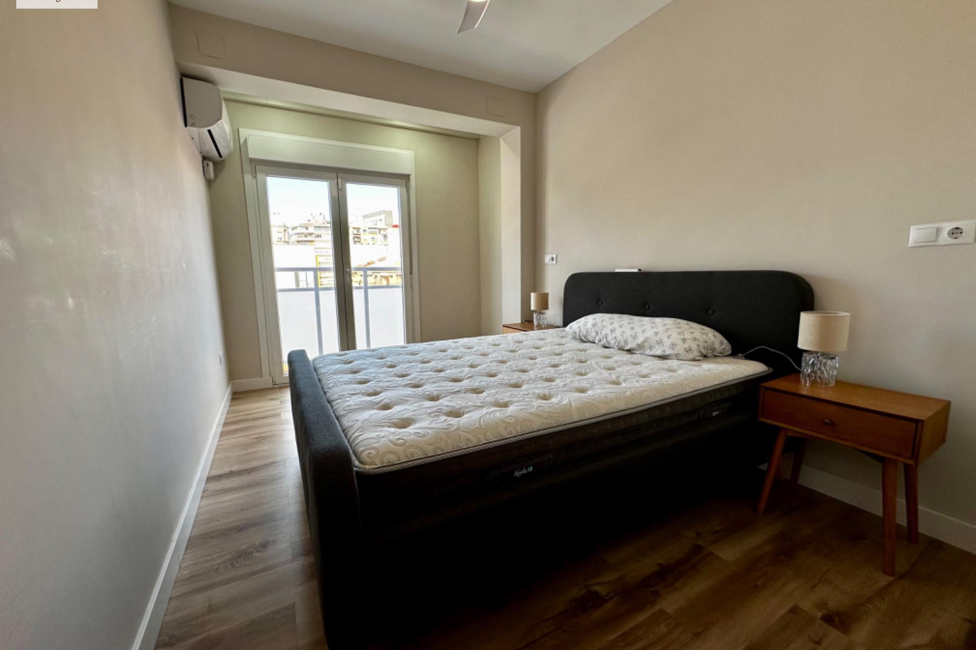 Resale - Apartment  - Alicante - Plaza de toros - Mercado Central