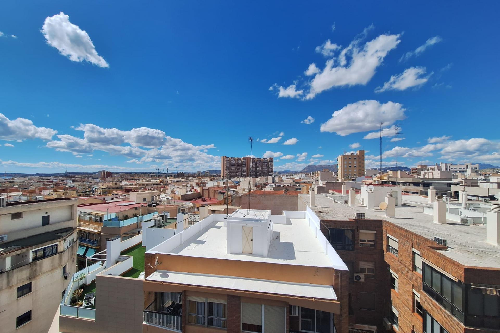 Resale - Apartment  - Alicante - San blas
