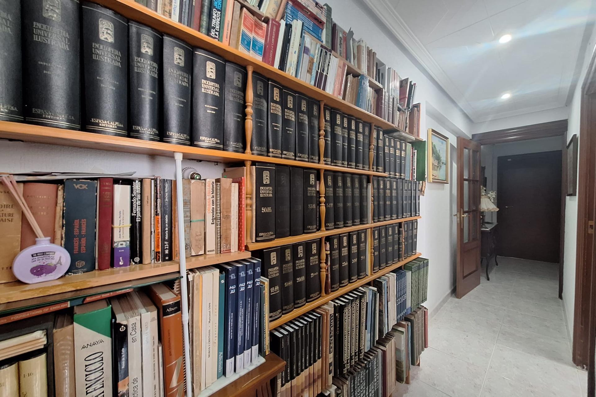 Resale - Apartment  - Alicante - San blas