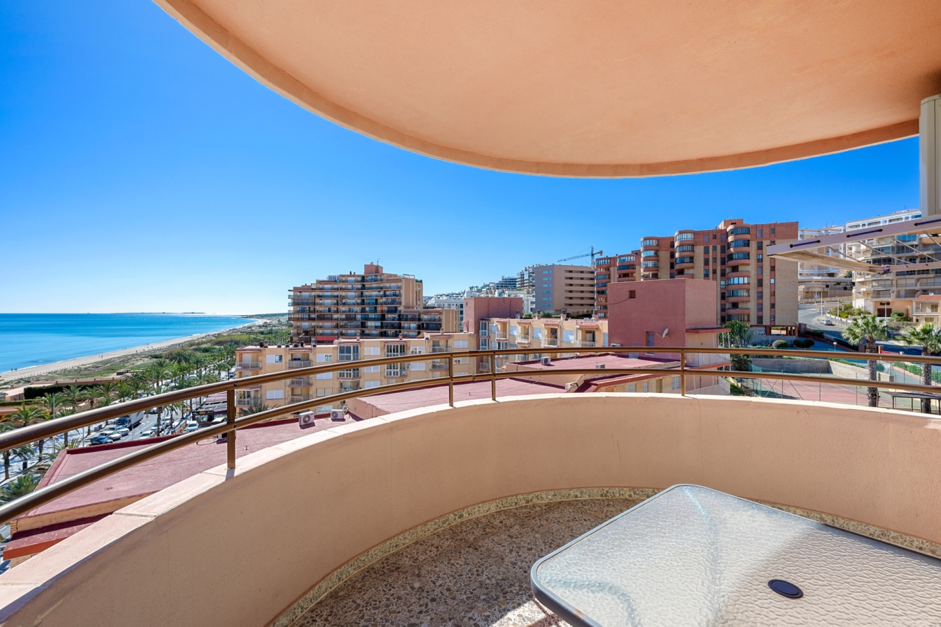 Resale - Apartment  - Arenales del Sol - Segunda linea playa