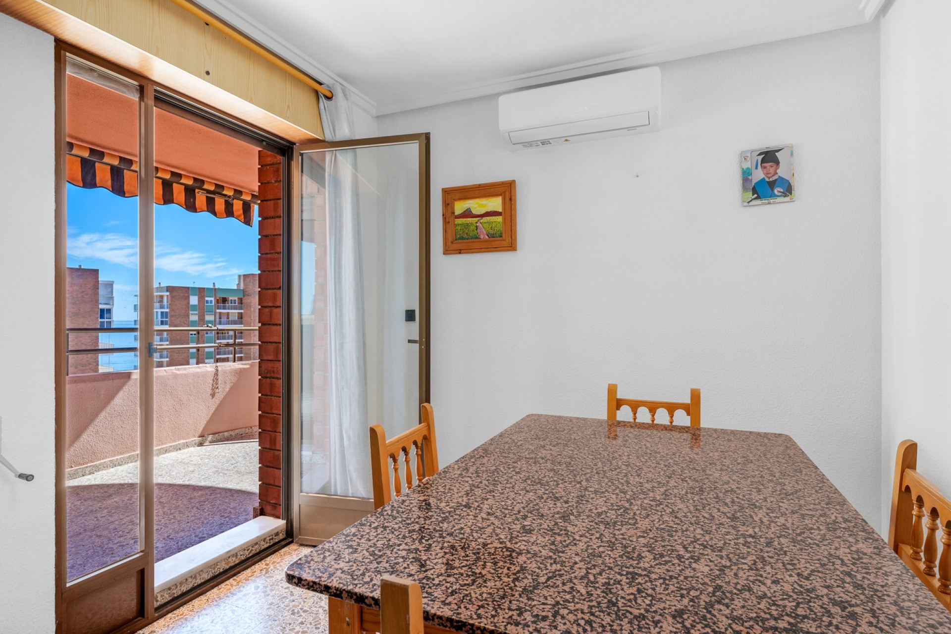 Resale - Apartment  - Arenales del Sol - Segunda linea playa