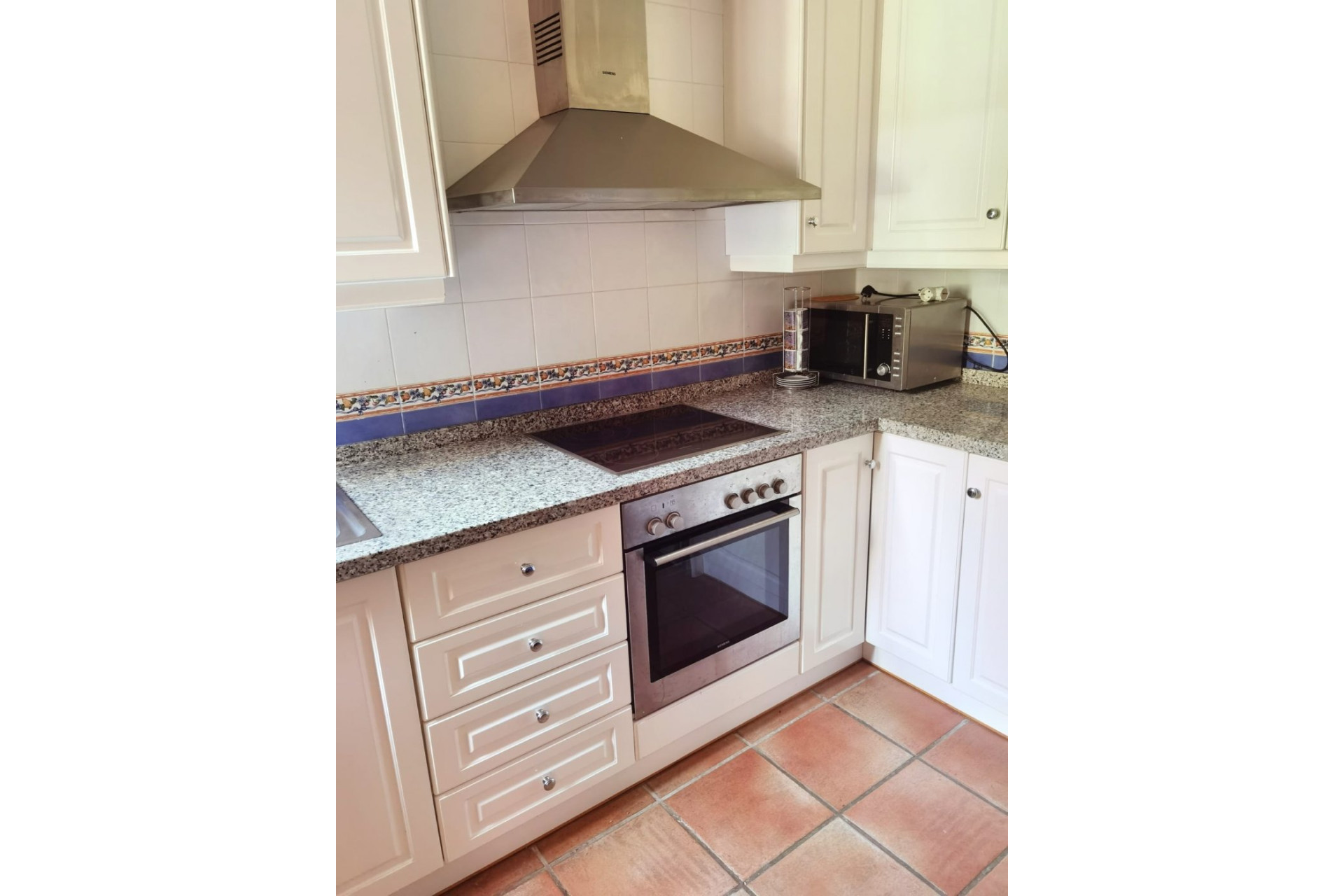 Resale - Apartment  - Benidorm - Avenida Beniarda