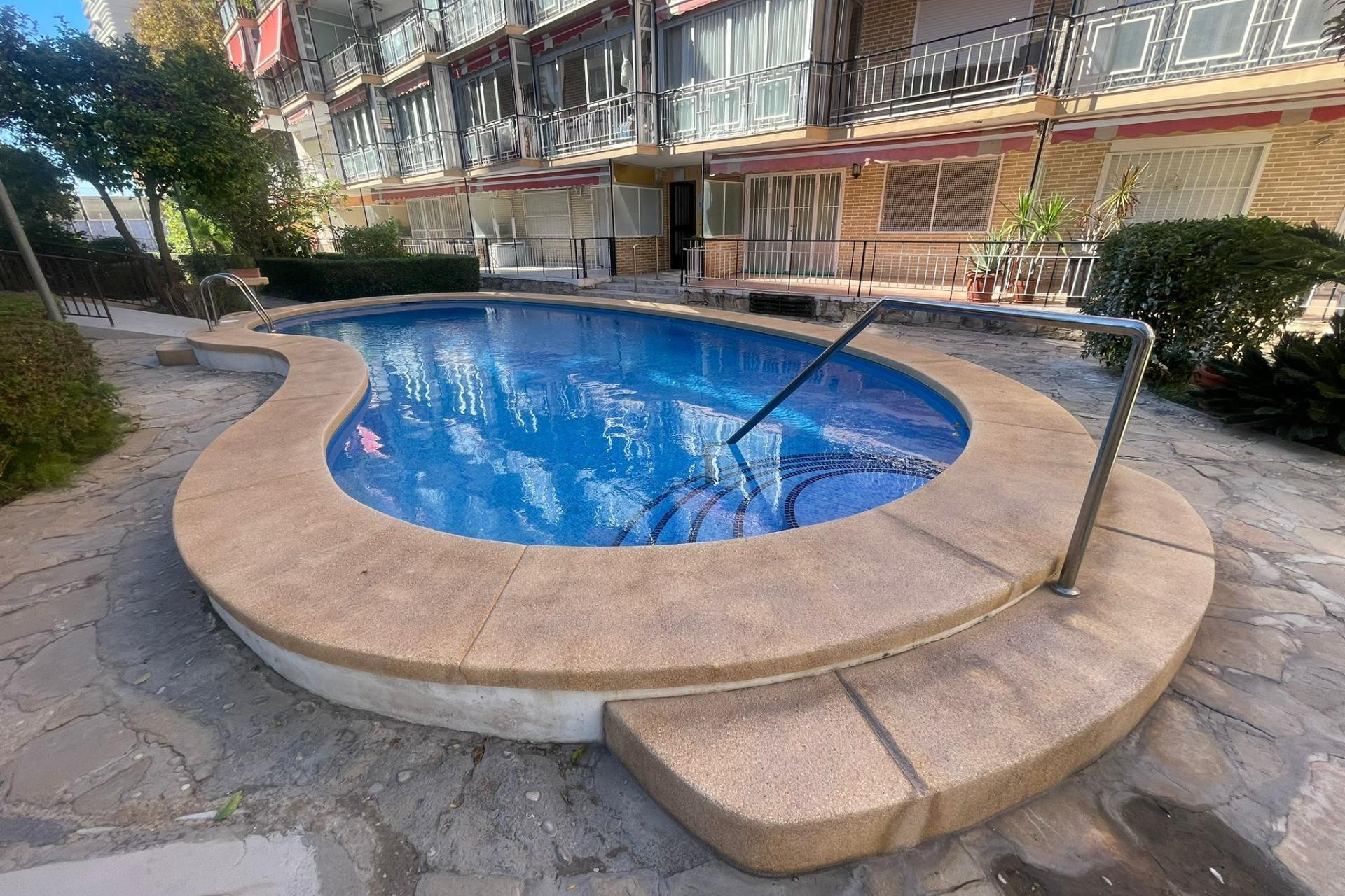 Resale - Apartment  - Benidorm - Avenida del Mediterraneo