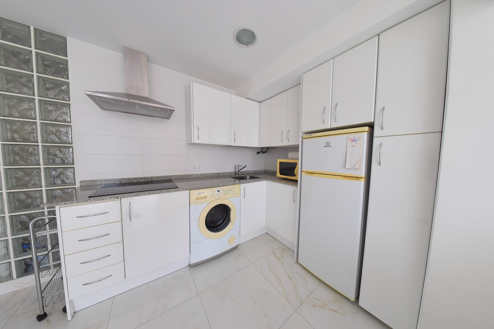 Resale - Apartment  - Benidorm - Avenida del Mediterraneo