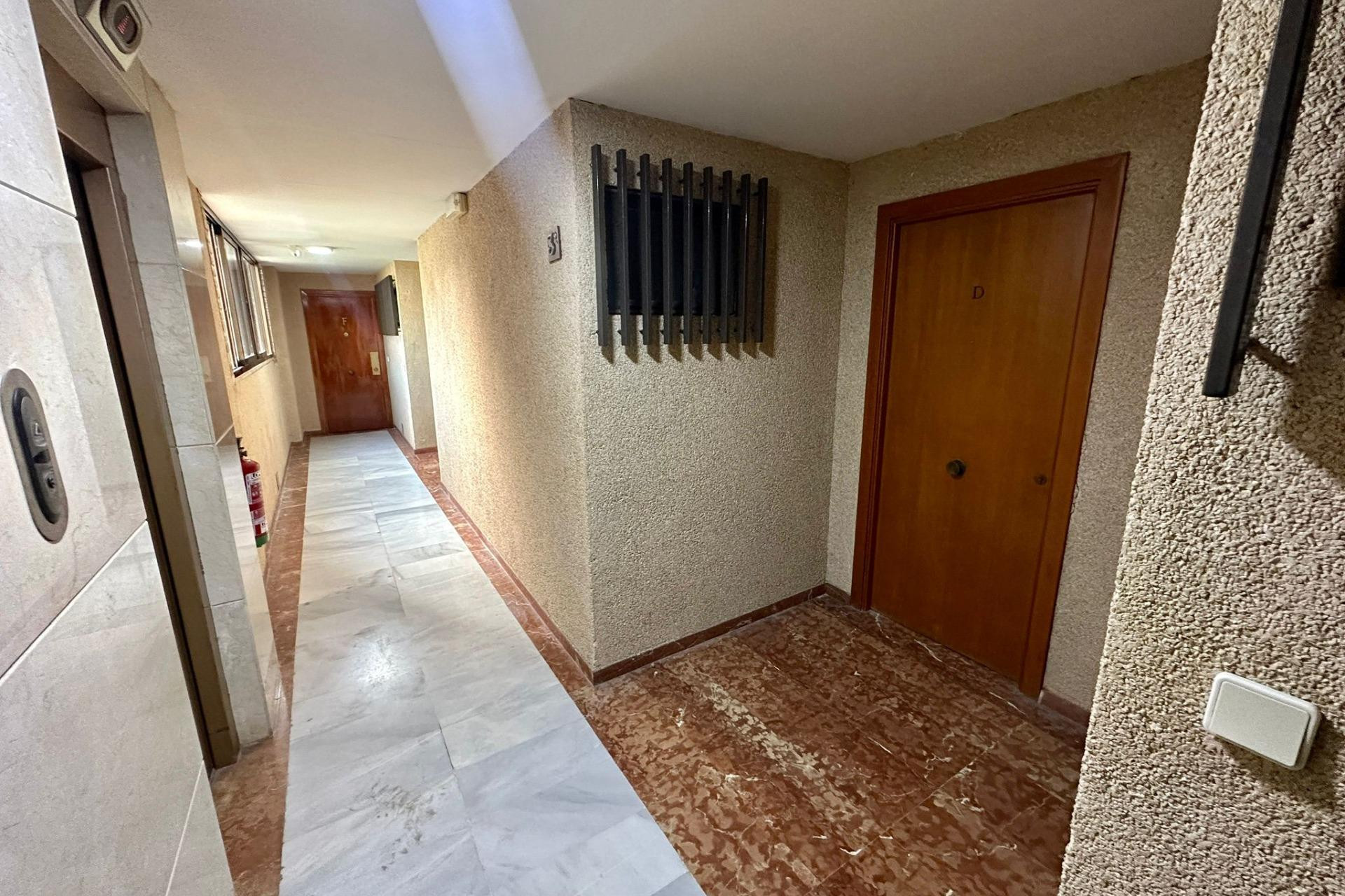 Resale - Apartment  - Benidorm - Avenida del Mediterraneo