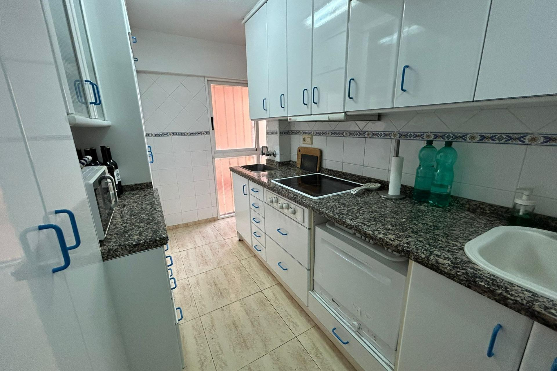 Resale - Apartment  - Benidorm - Avenida del Mediterraneo