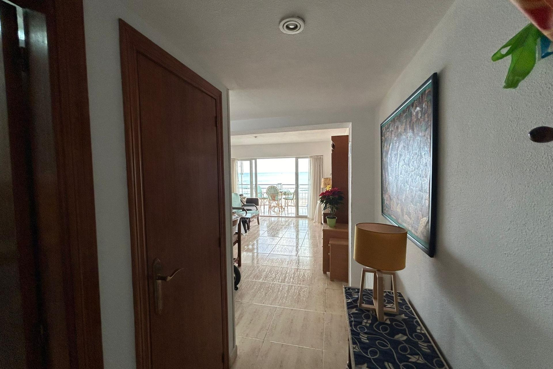 Resale - Apartment  - Benidorm - Avenida del Mediterraneo