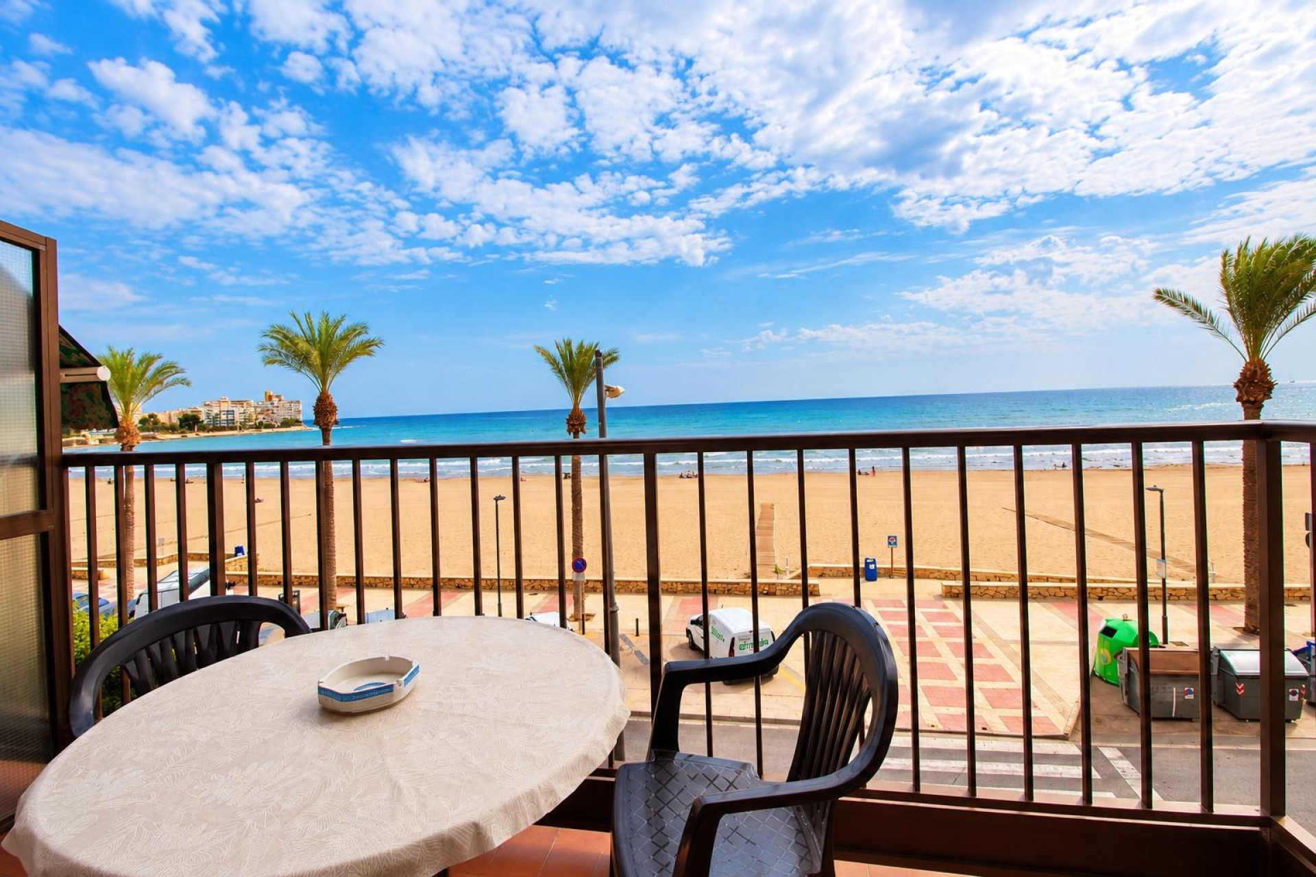Resale - Apartment  - El Campello - Playa Muchavista