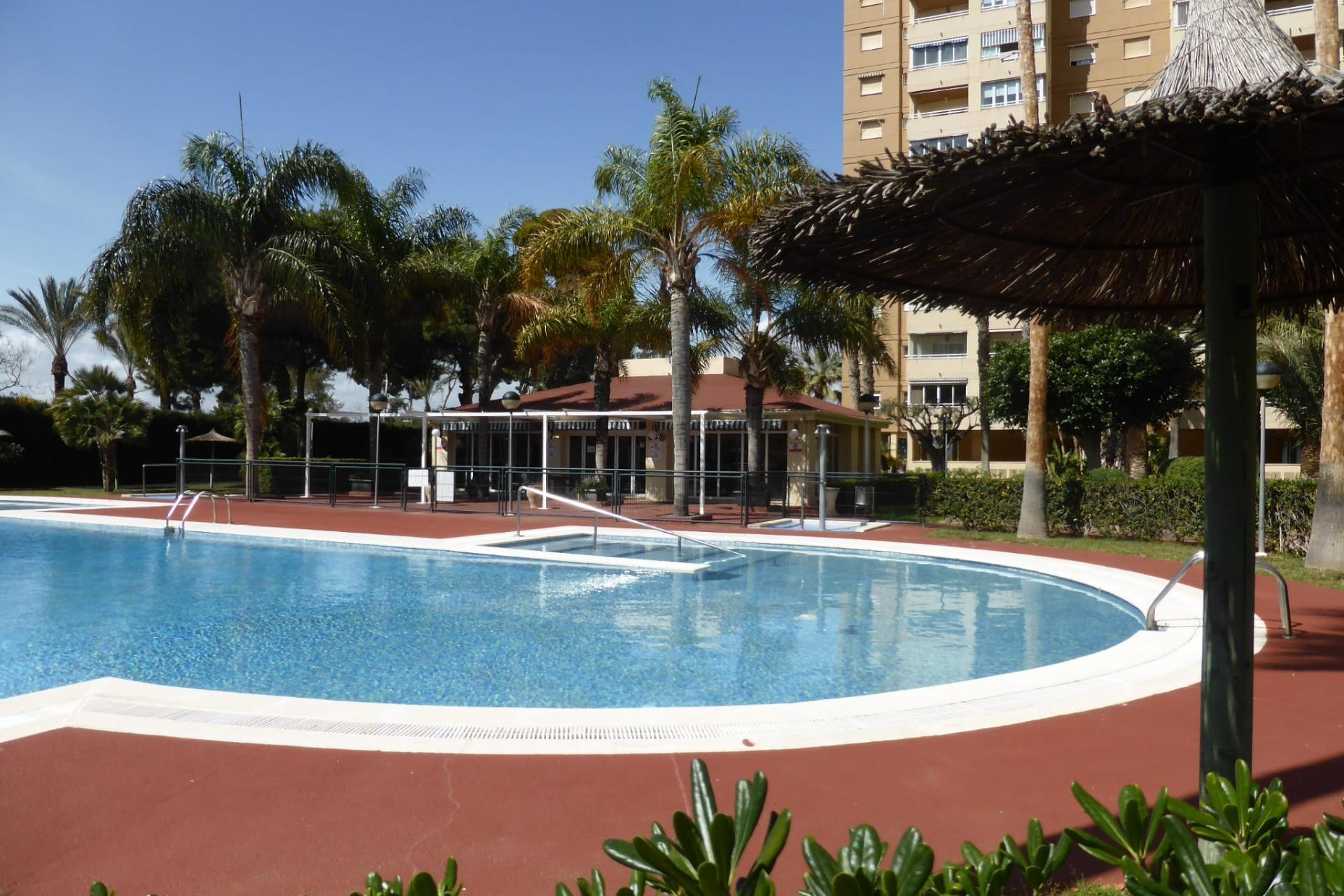 Resale - Apartment  - El Campello - Playa muchavista