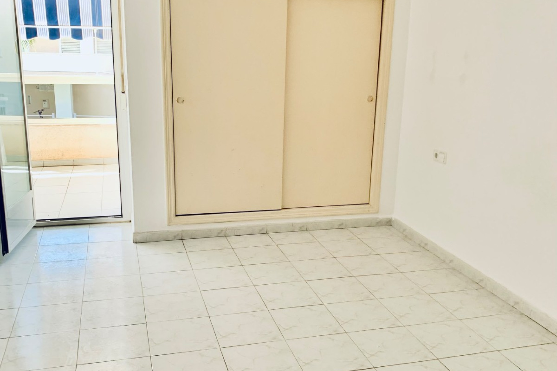 Resale - Apartment / flat - Albir - center