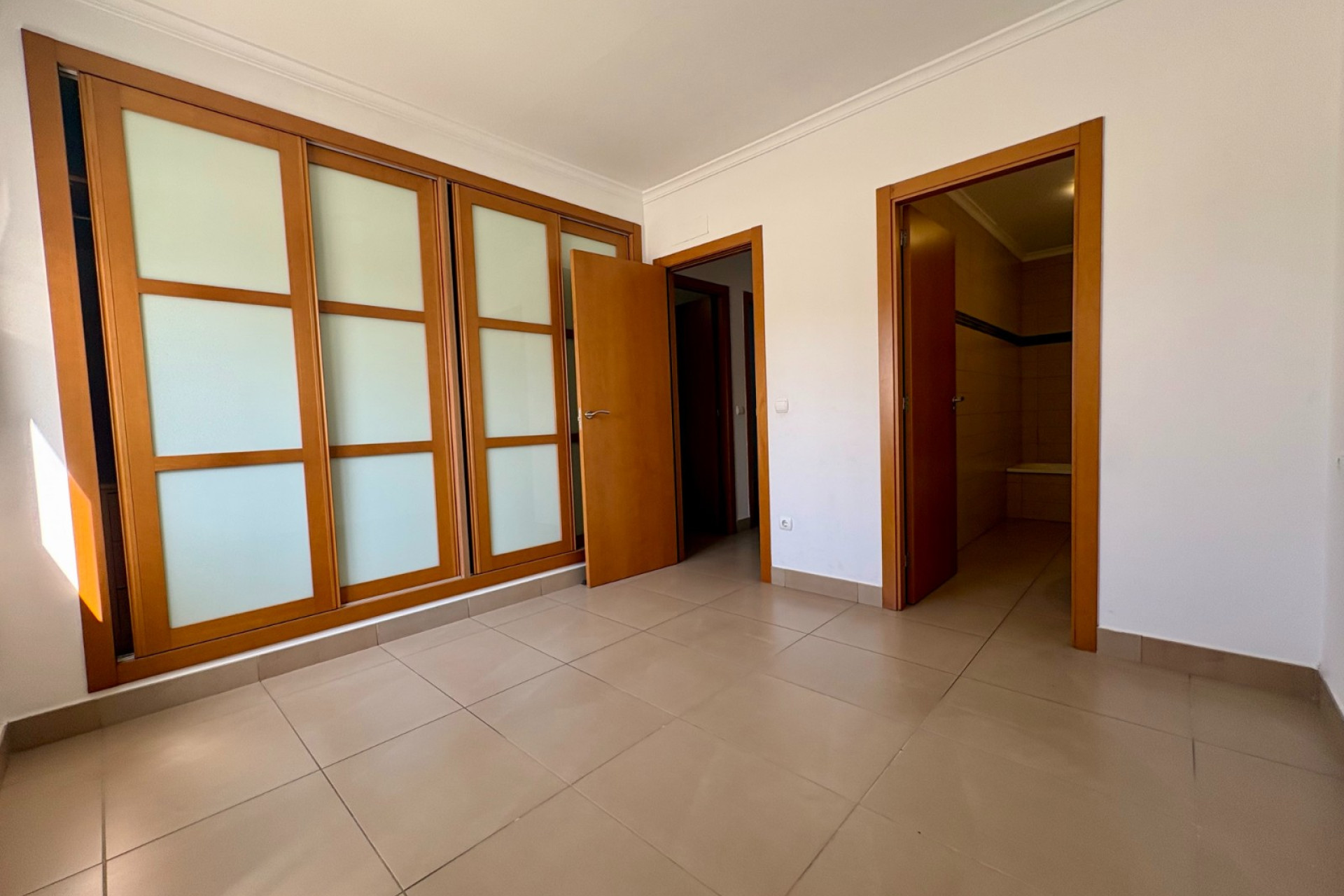Resale - Apartment / flat - Ondara