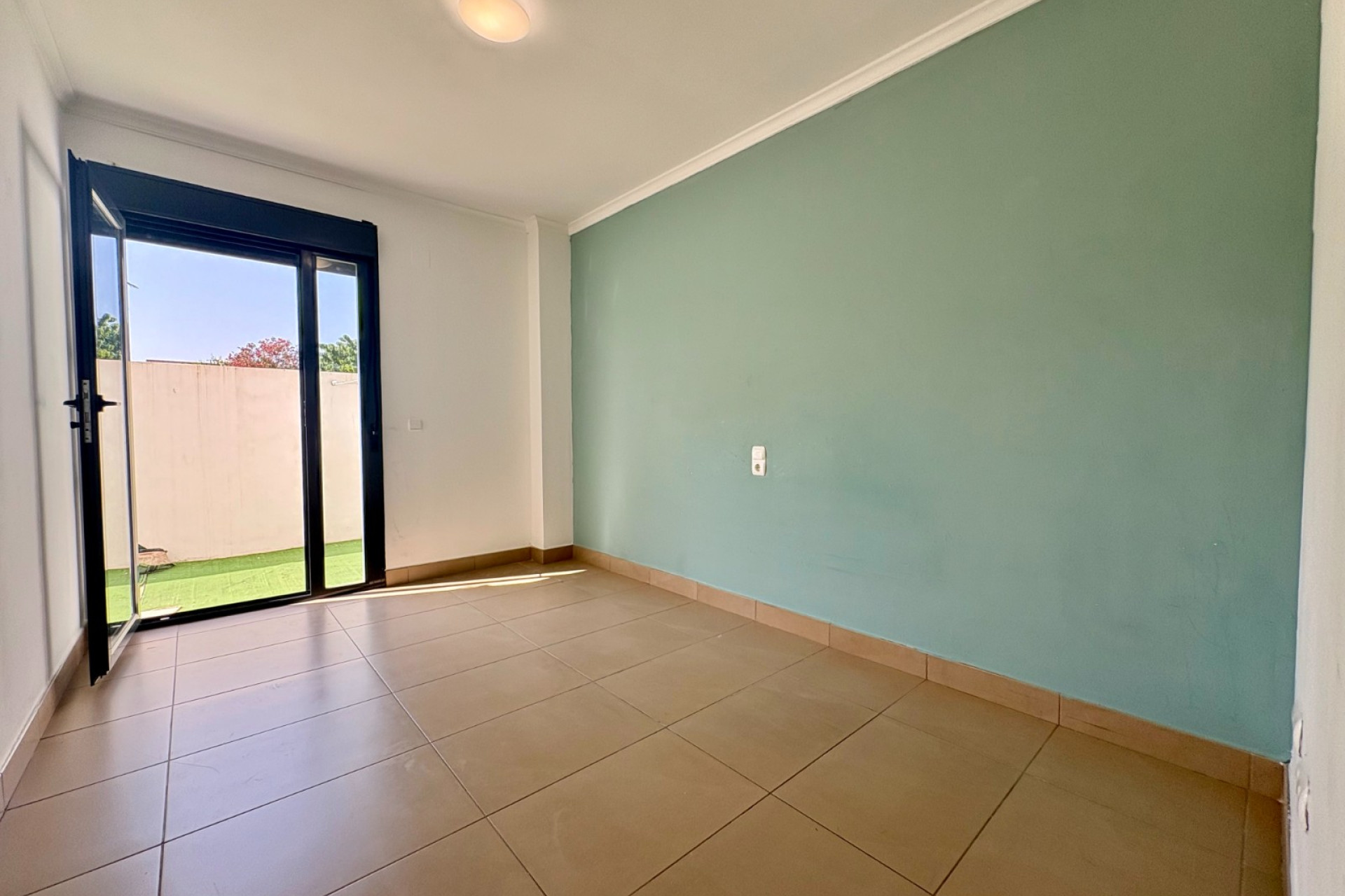 Resale - Apartment / flat - Ondara