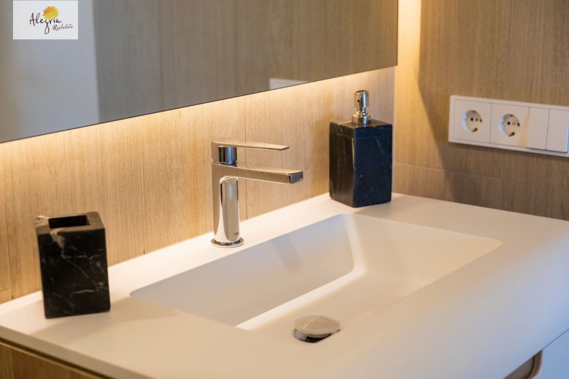 Resale - Apartment  - GRAN ALACANT - Balcones del Mar