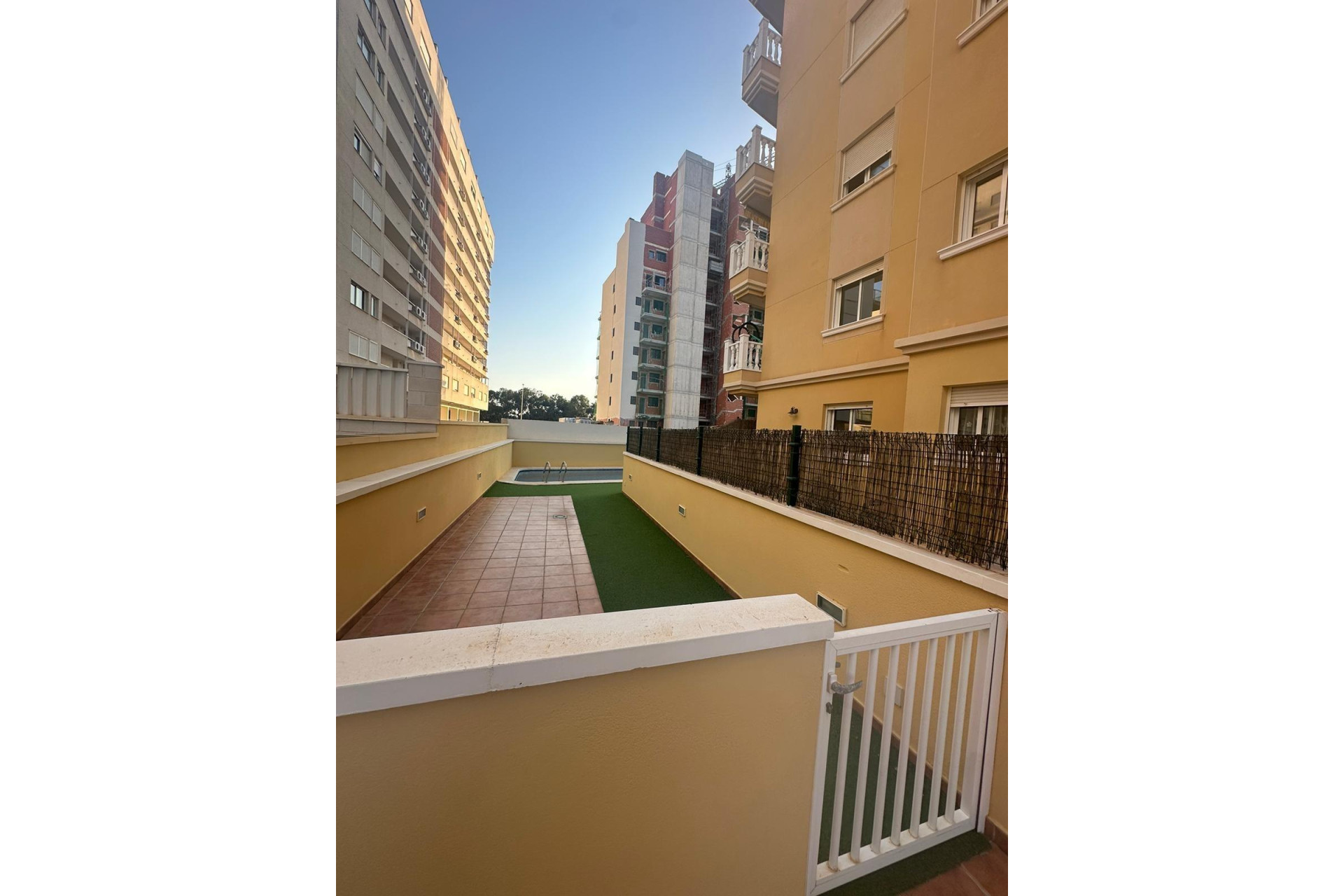 Resale - Apartment  - Guardamar del Segura - BAIX SEGURA Guardamar