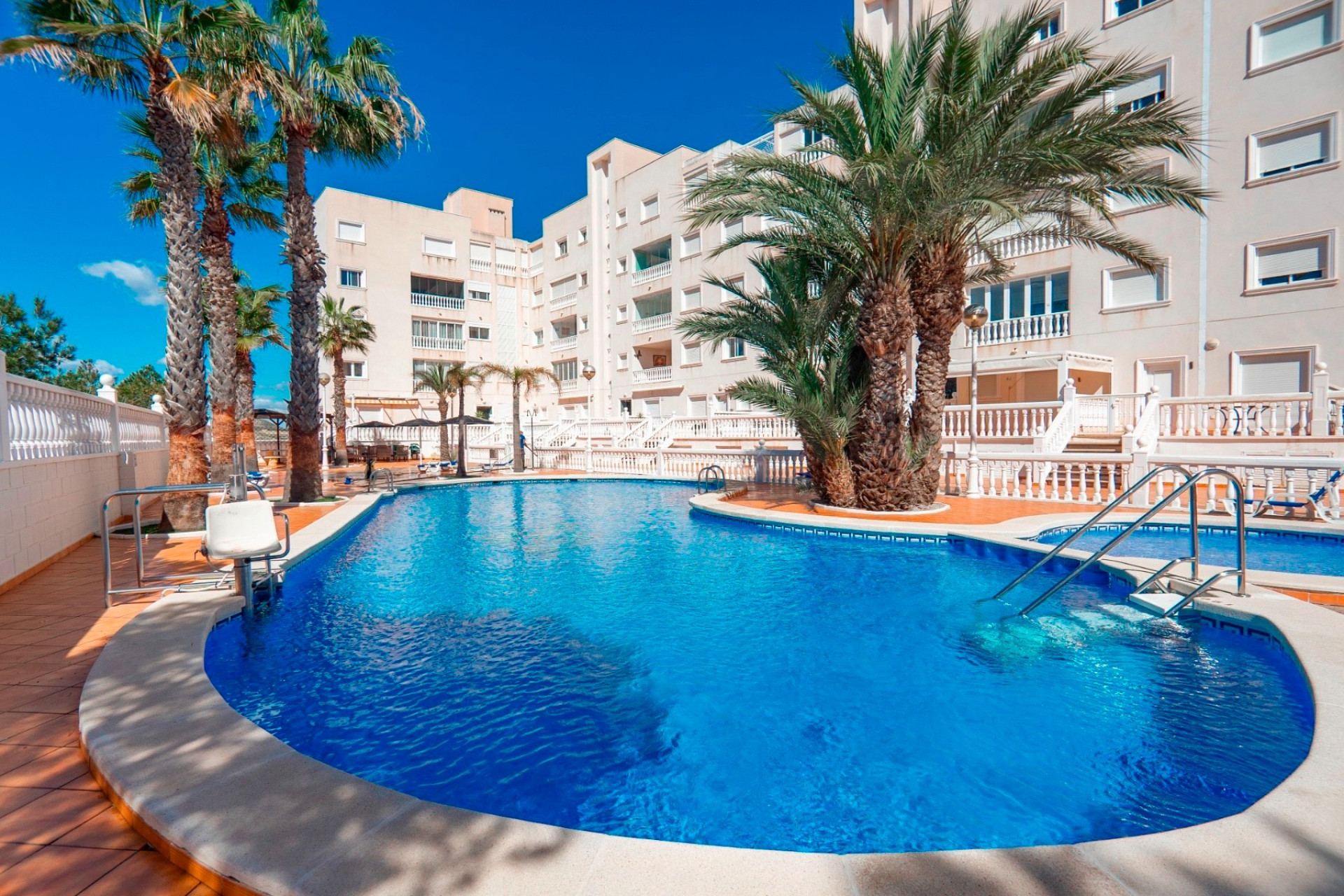 Resale - Apartment  - Guardamar del Segura - El Eden