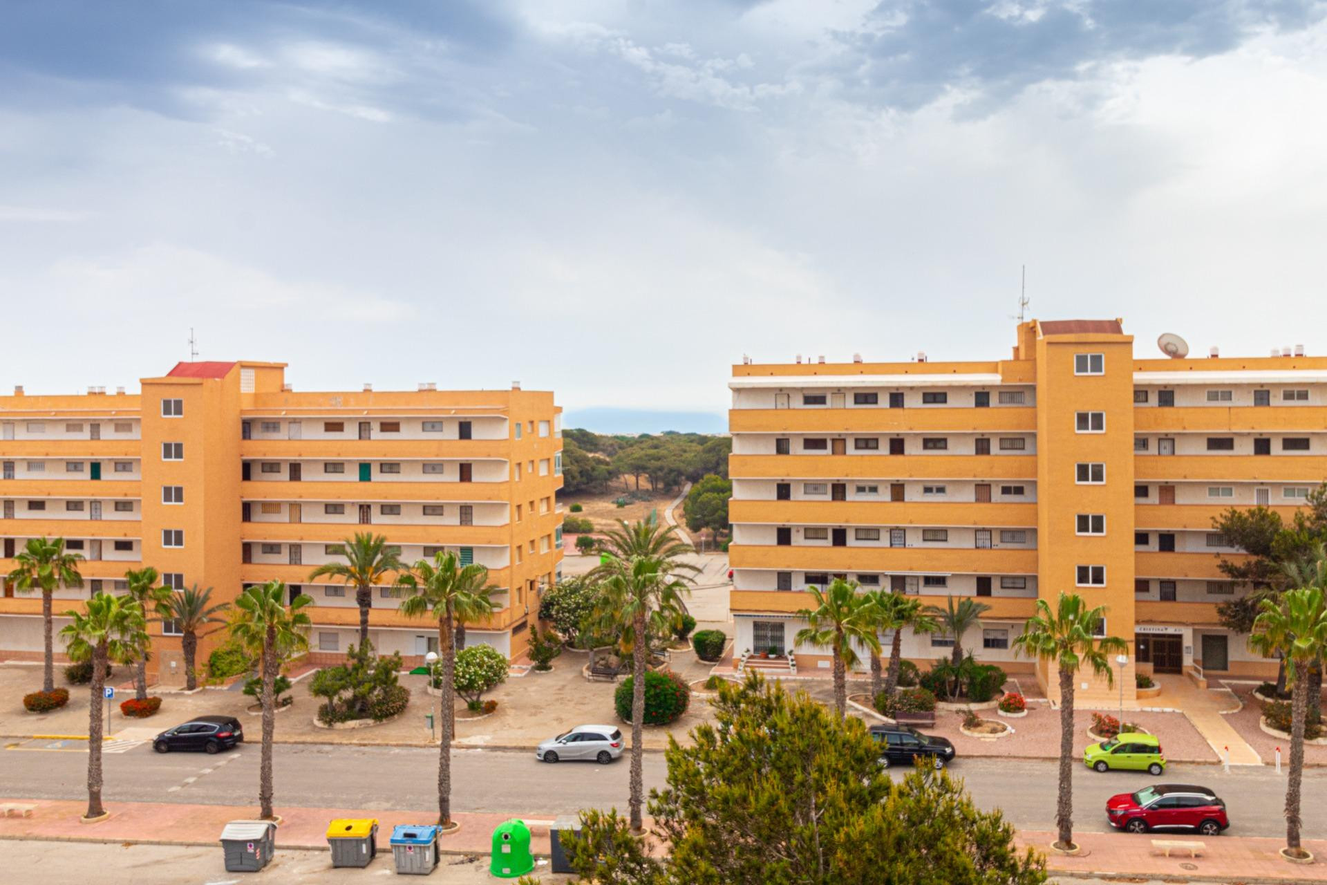Resale - Apartment  - Guardamar del Segura - Lomas de Polo-Pinomar