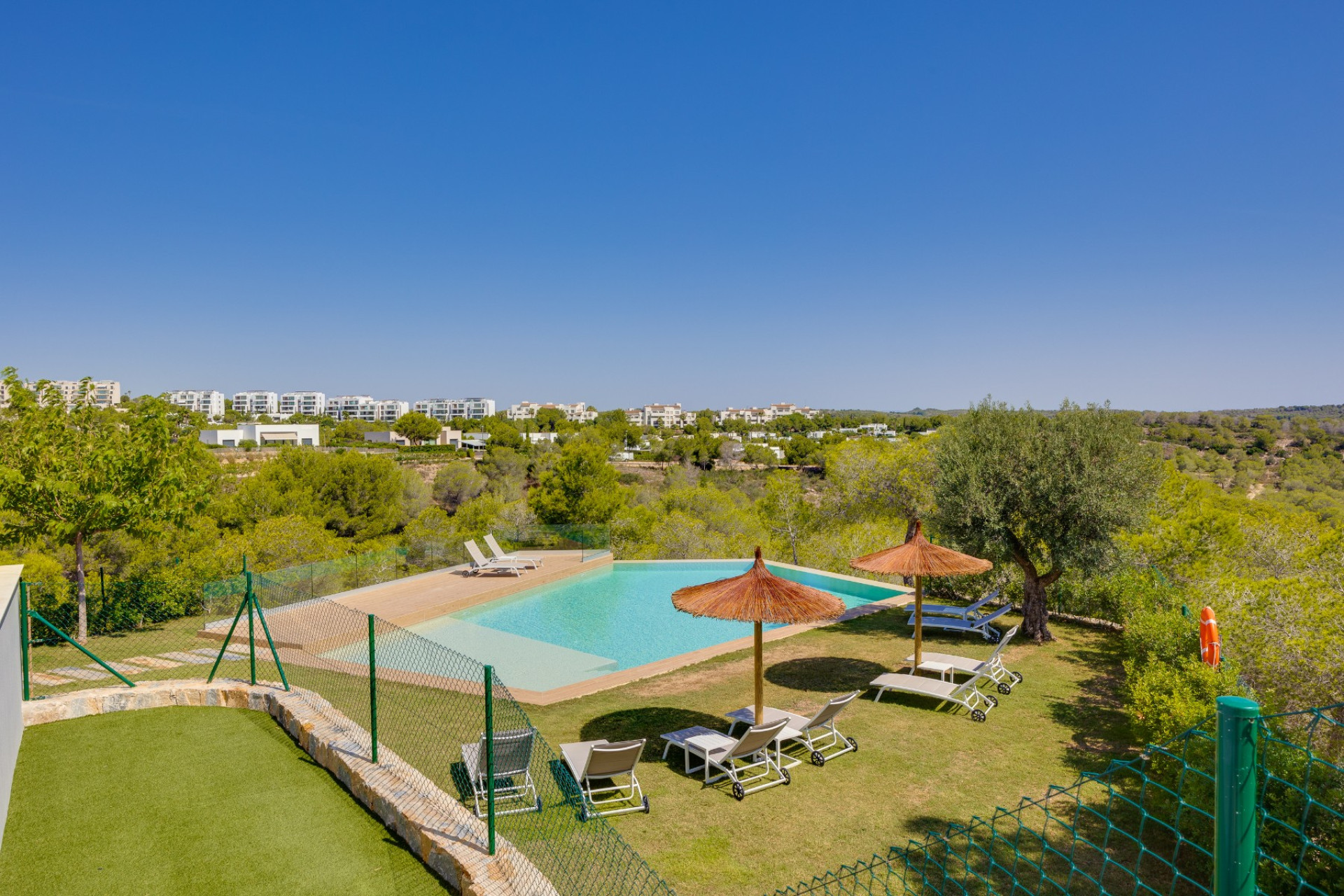 Resale - Apartment  - Las Colinas Golf Resort
