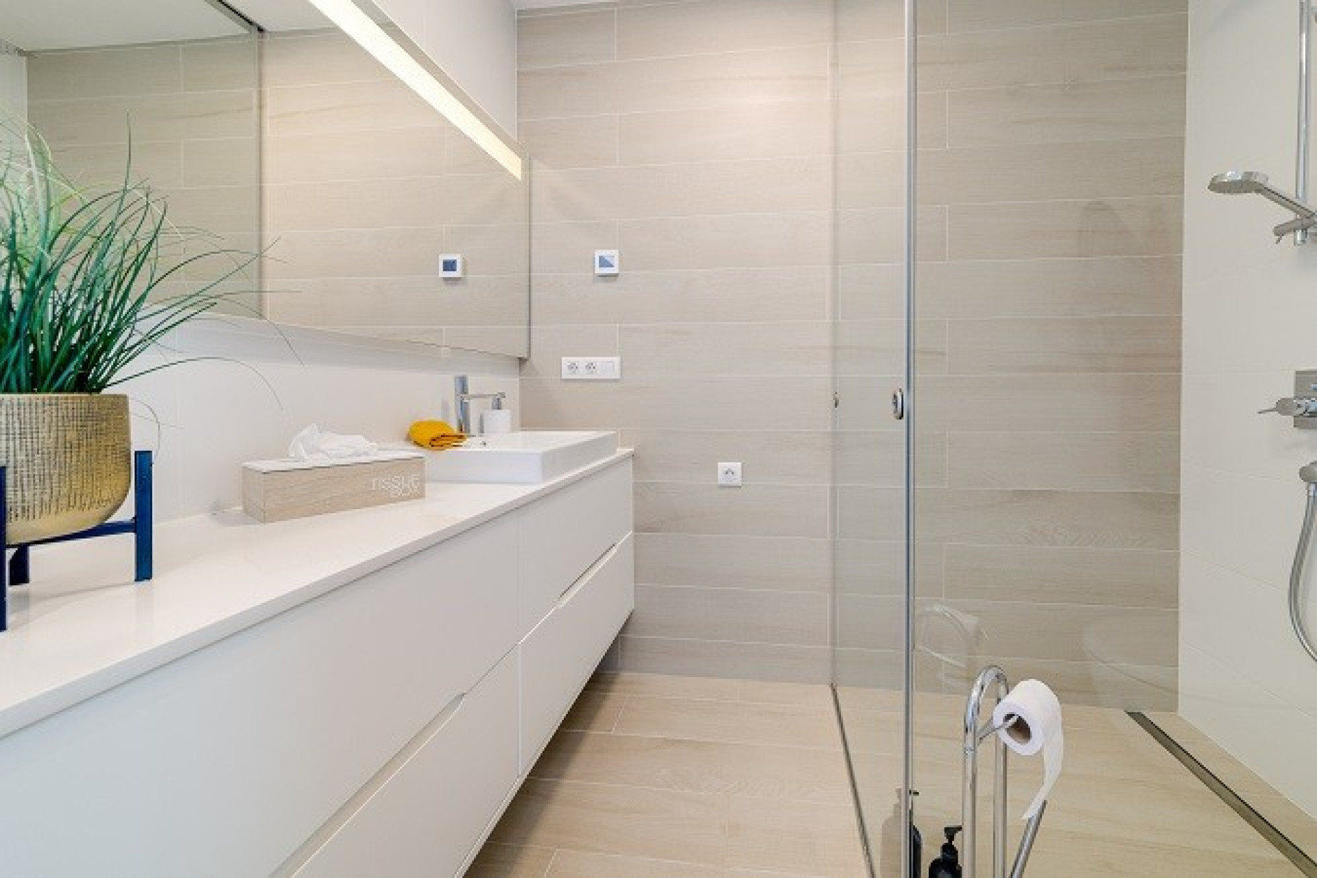 Resale - Apartment  - Las Colinas Golf Resort