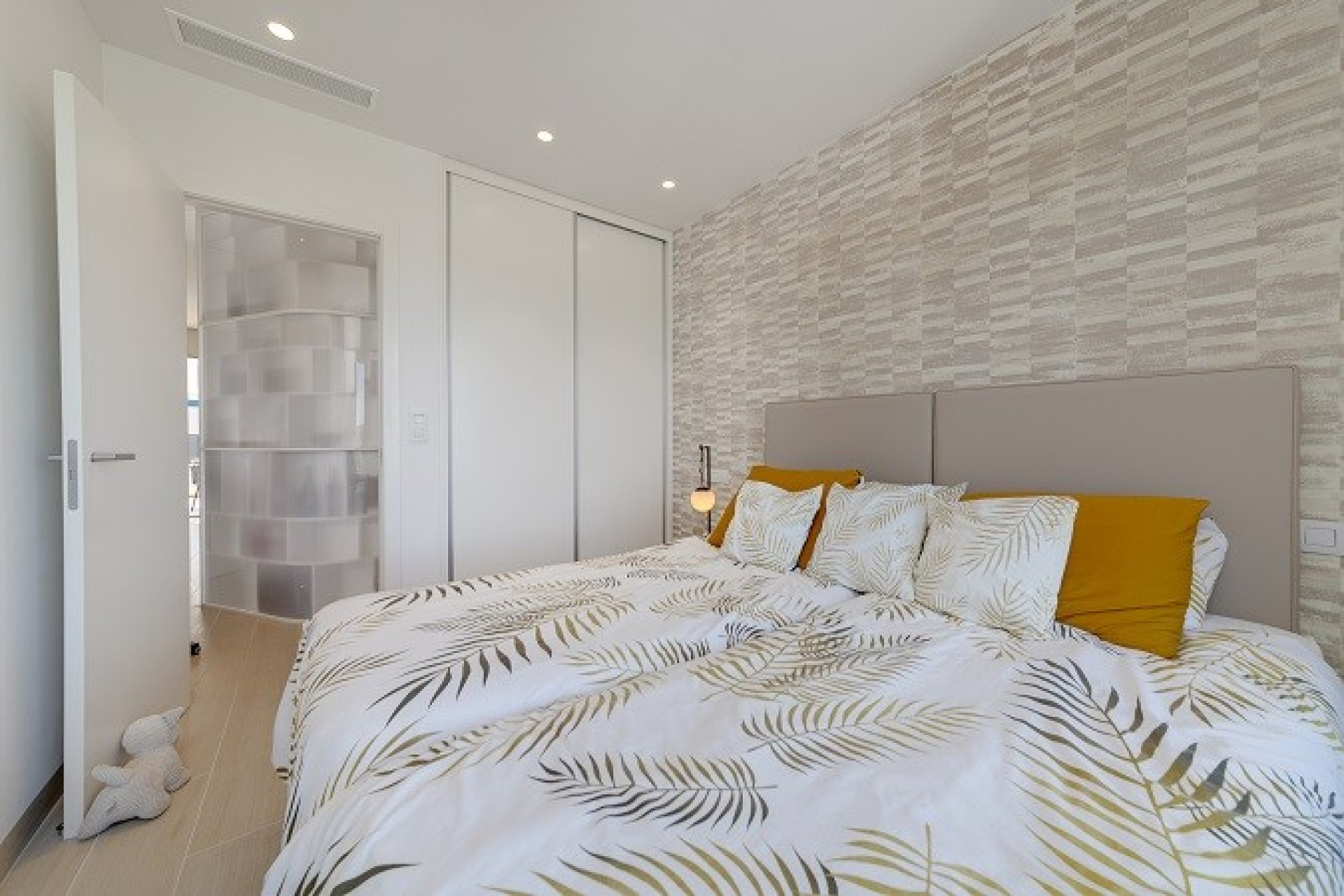 Resale - Apartment  - Las Colinas Golf Resort